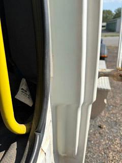 2000 Freightliner FL60 w/ 20,000lb Cable Hoist & 2004 16,000lb Cable Trailer - image 11