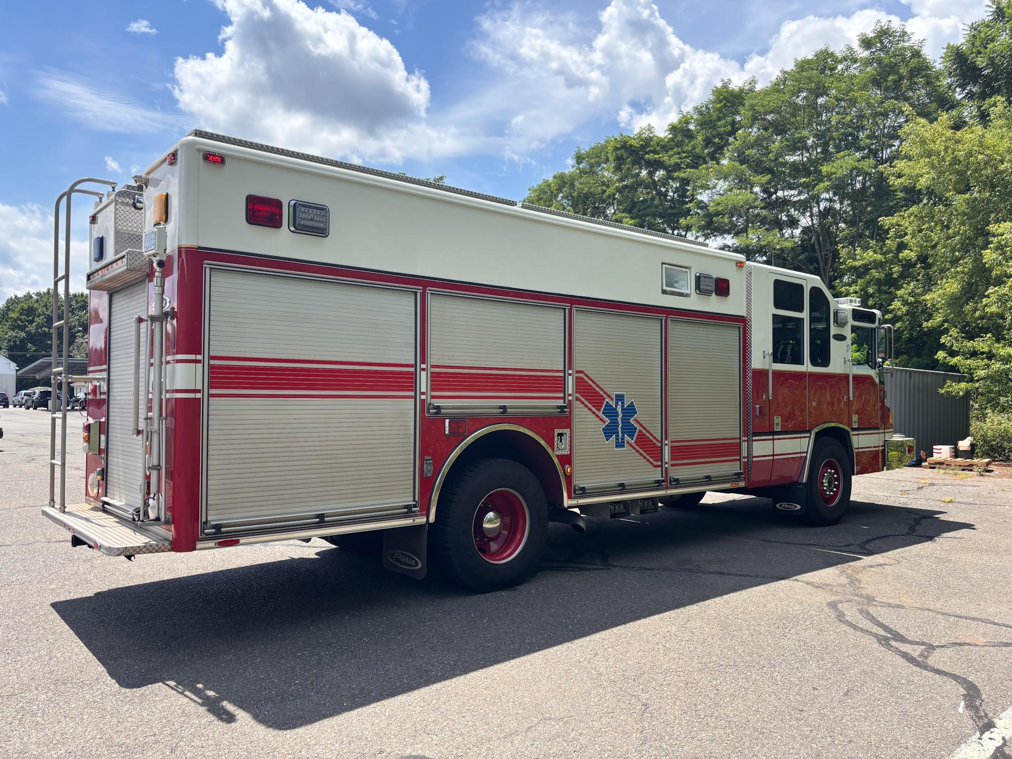 2001 Pierce Heavy Rescue - image 36