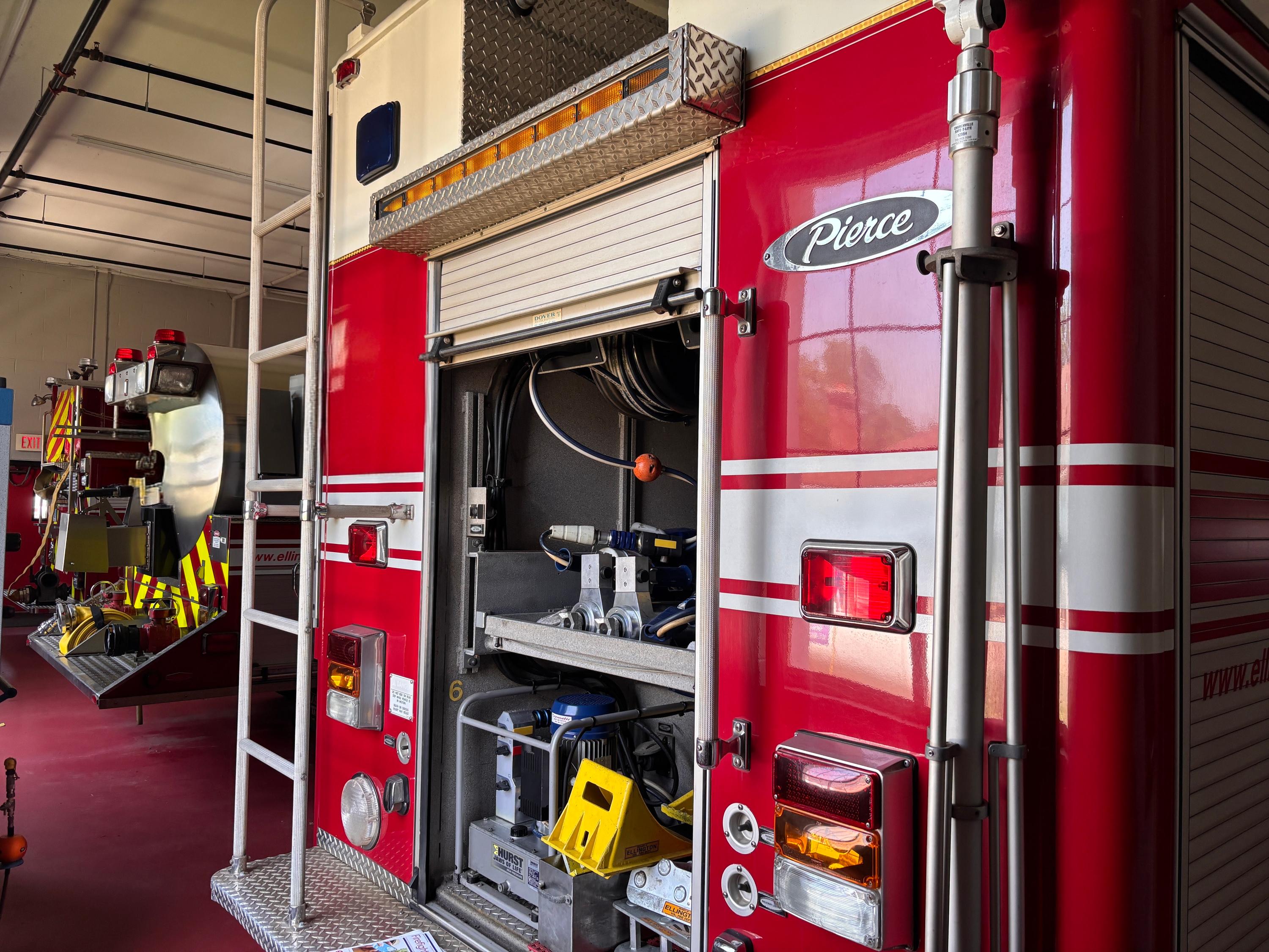 2001 Pierce Heavy Rescue - image 10