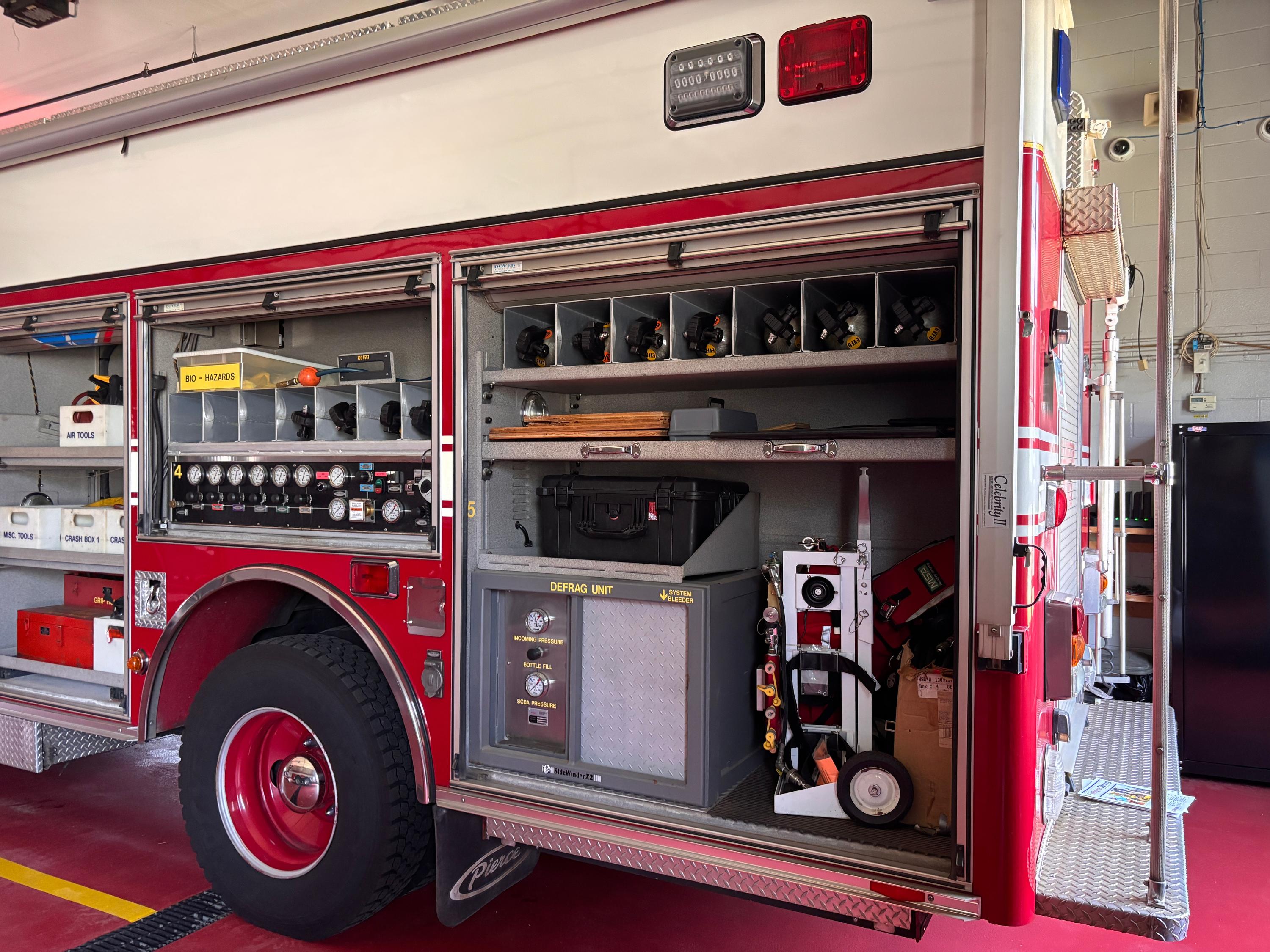 2001 Pierce Heavy Rescue - image 3