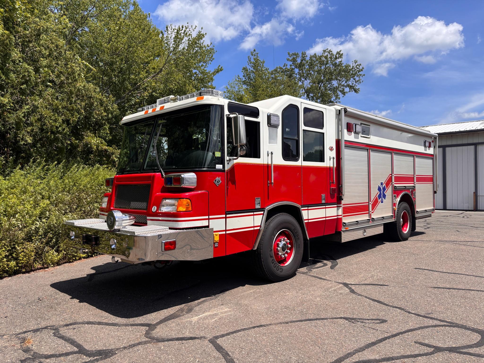2001 Pierce Heavy Rescue - image 1