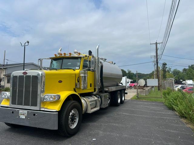 2022 Peterbilt National Vacuum Septic - image 1