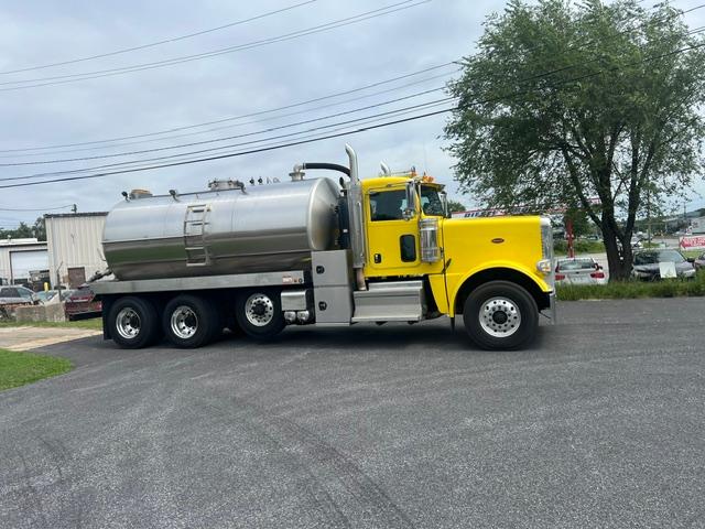 2022 Peterbilt National Vacuum Septic - image 2