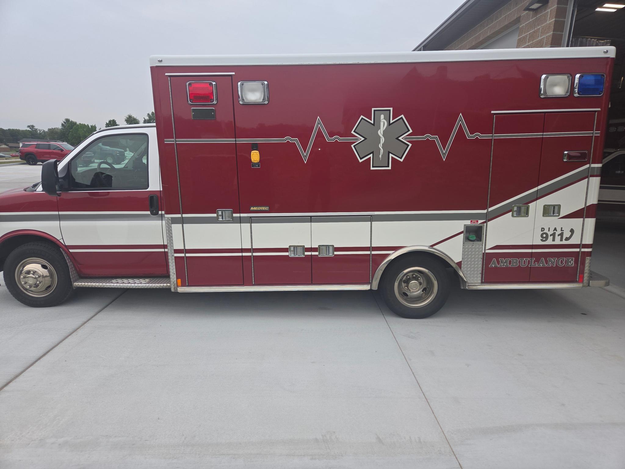 2010 Chevrolet Type III Ambulance - image 1