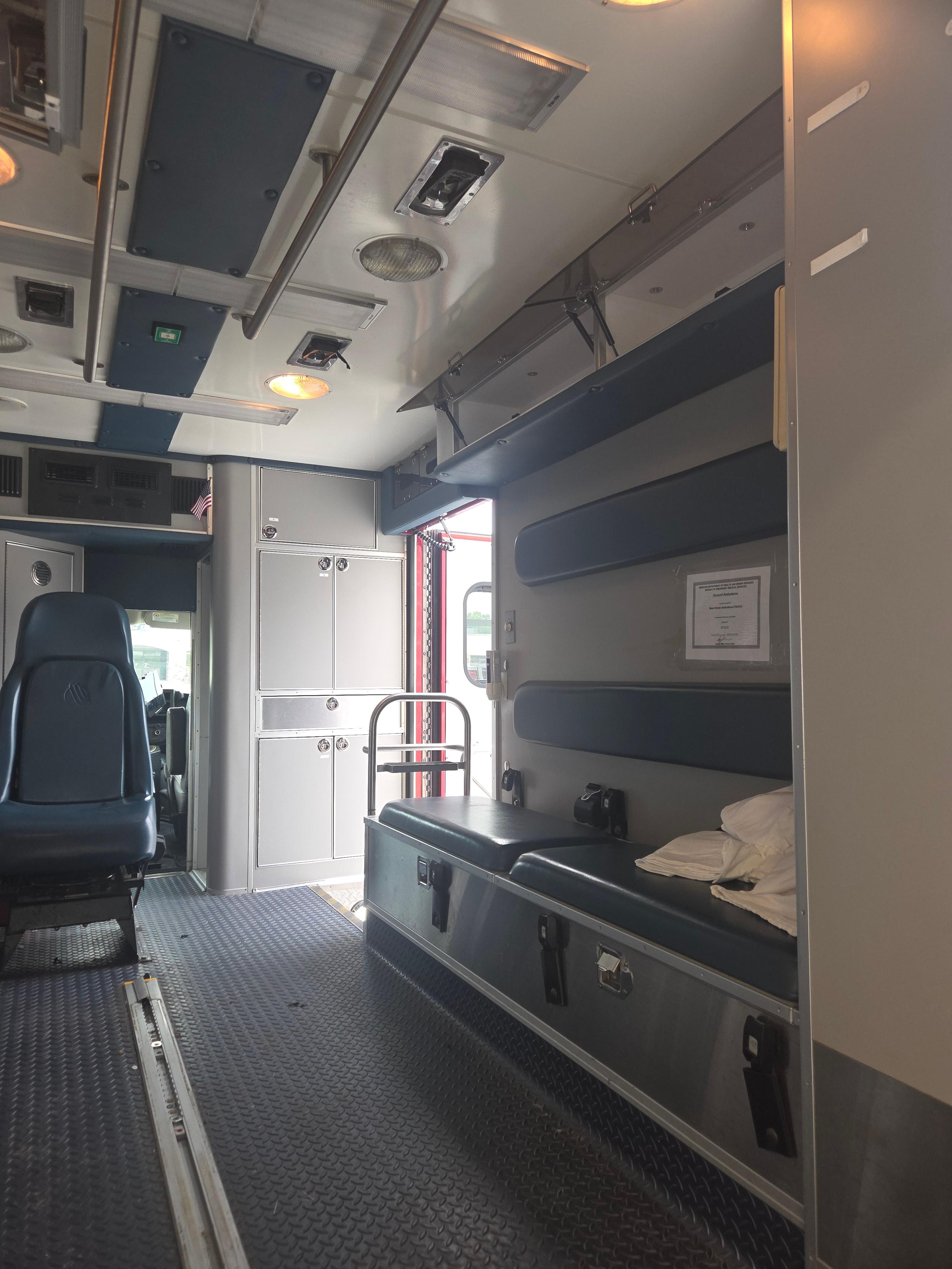 2010 Chevrolet Type III Ambulance - image 5