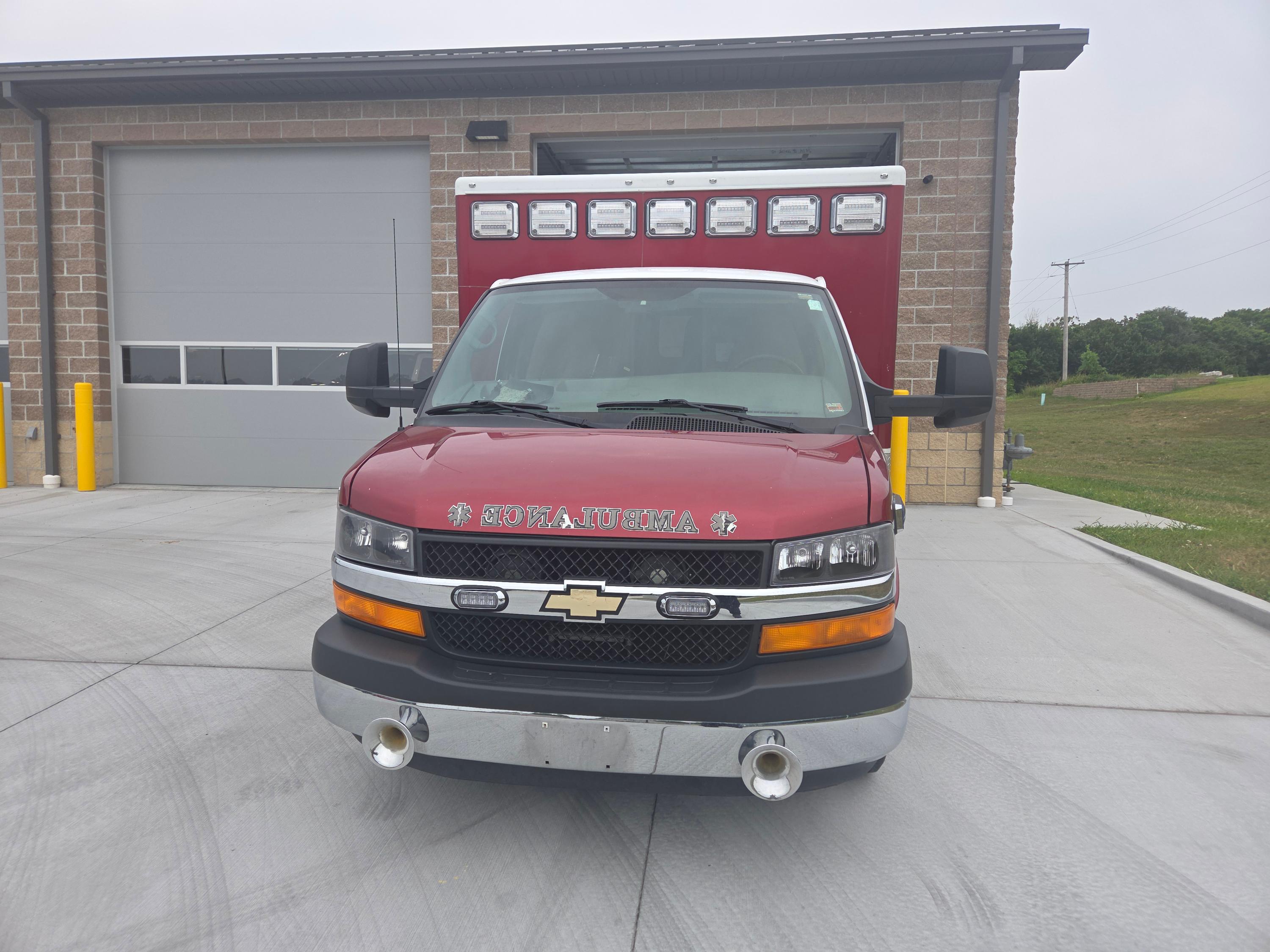 2010 Chevrolet Type III Ambulance - image 2