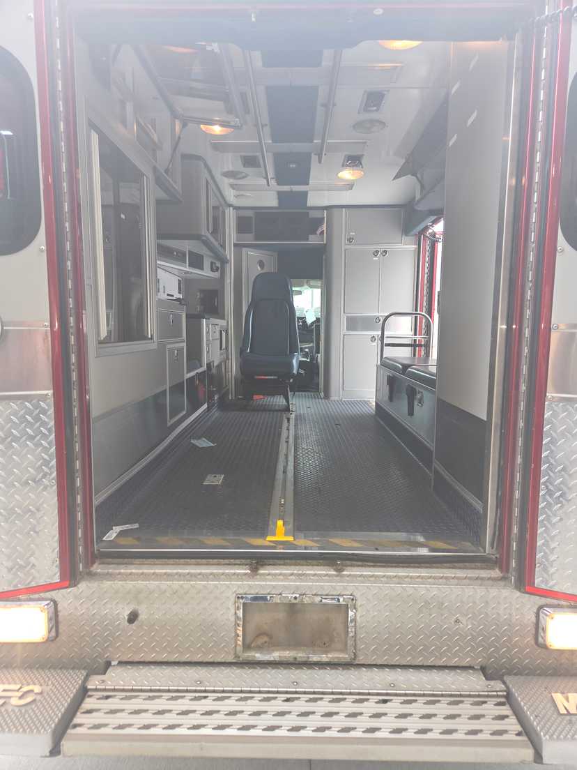 2010 Chevrolet Type III Ambulance — photo 6