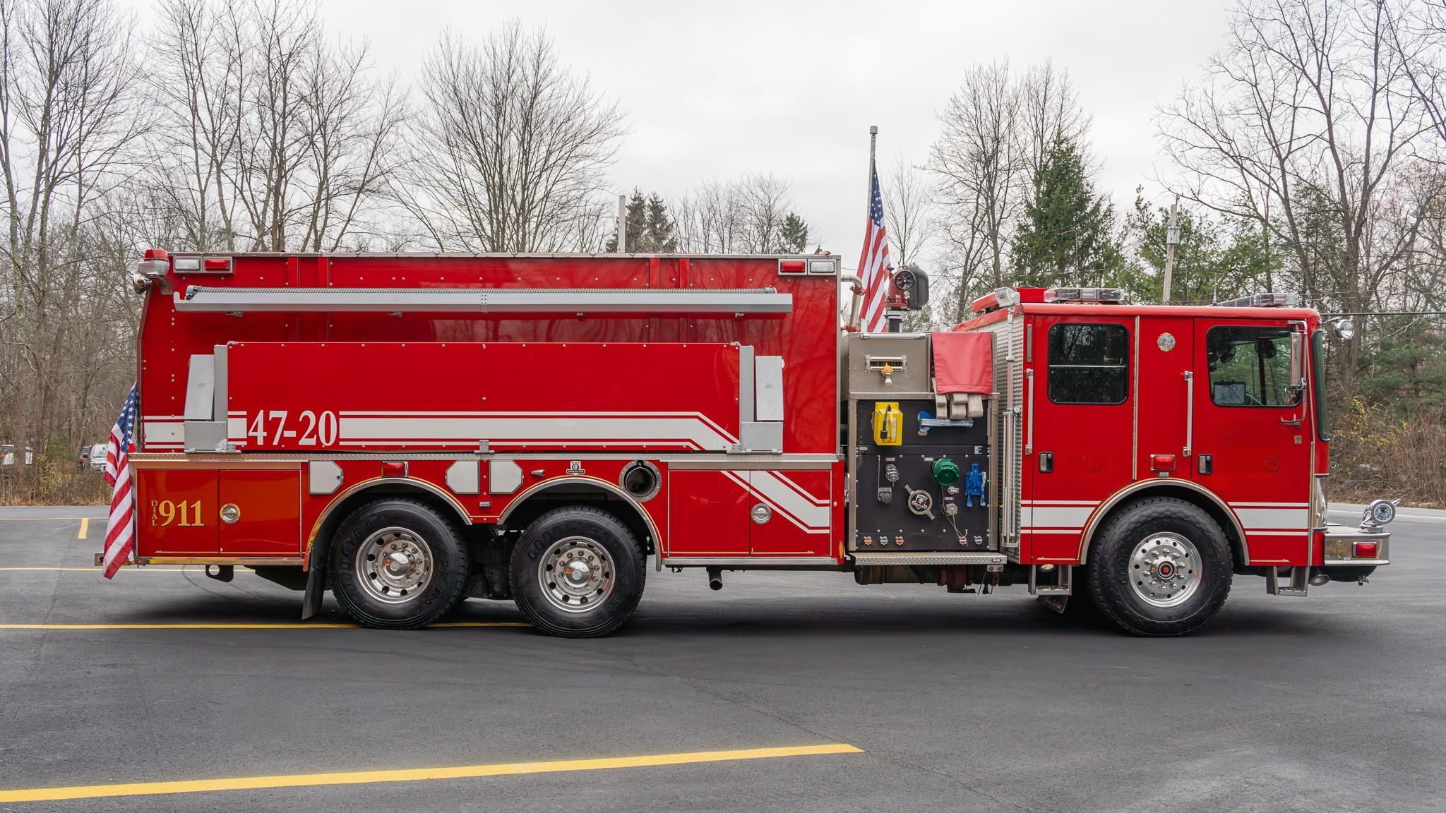 2009 HME Ahrens-Fox Pumper Tanker - image 11