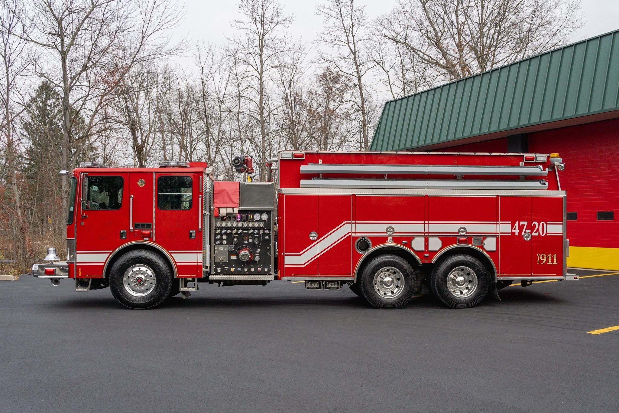 2009 HME Ahrens-Fox Pumper Tanker - image 5
