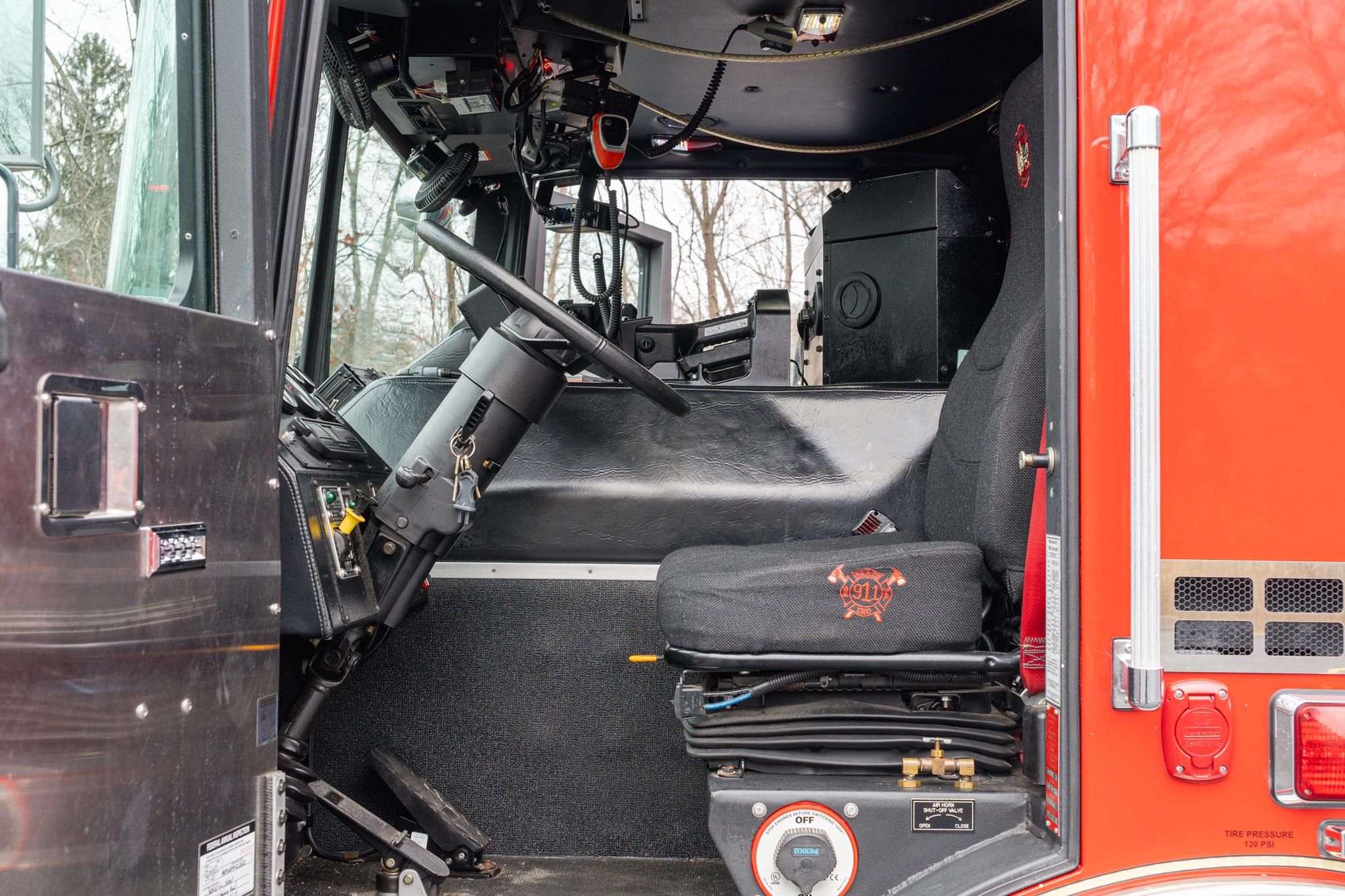 2009 HME Ahrens-Fox Pumper Tanker - image 34