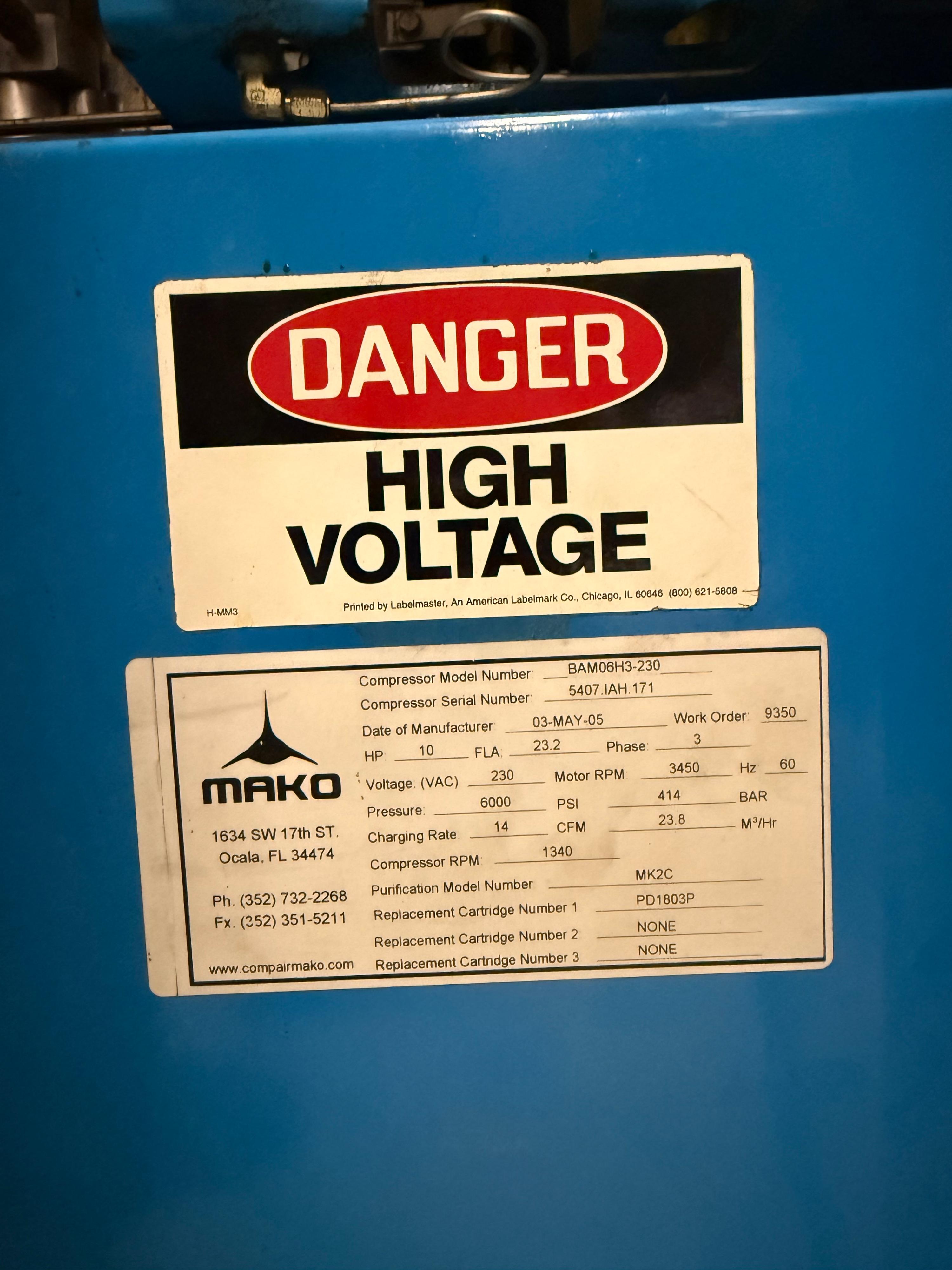 Mako Breathing Air Compressor, Fill Station and (5) 6000 psi cascade cylinders. - image 7