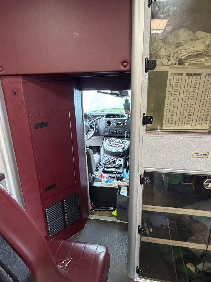 2018 PL-Custom Ford Type III Ambulance - image 11