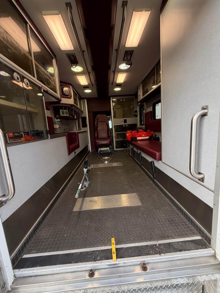 2018 PL-Custom Ford Type III Ambulance - image 12