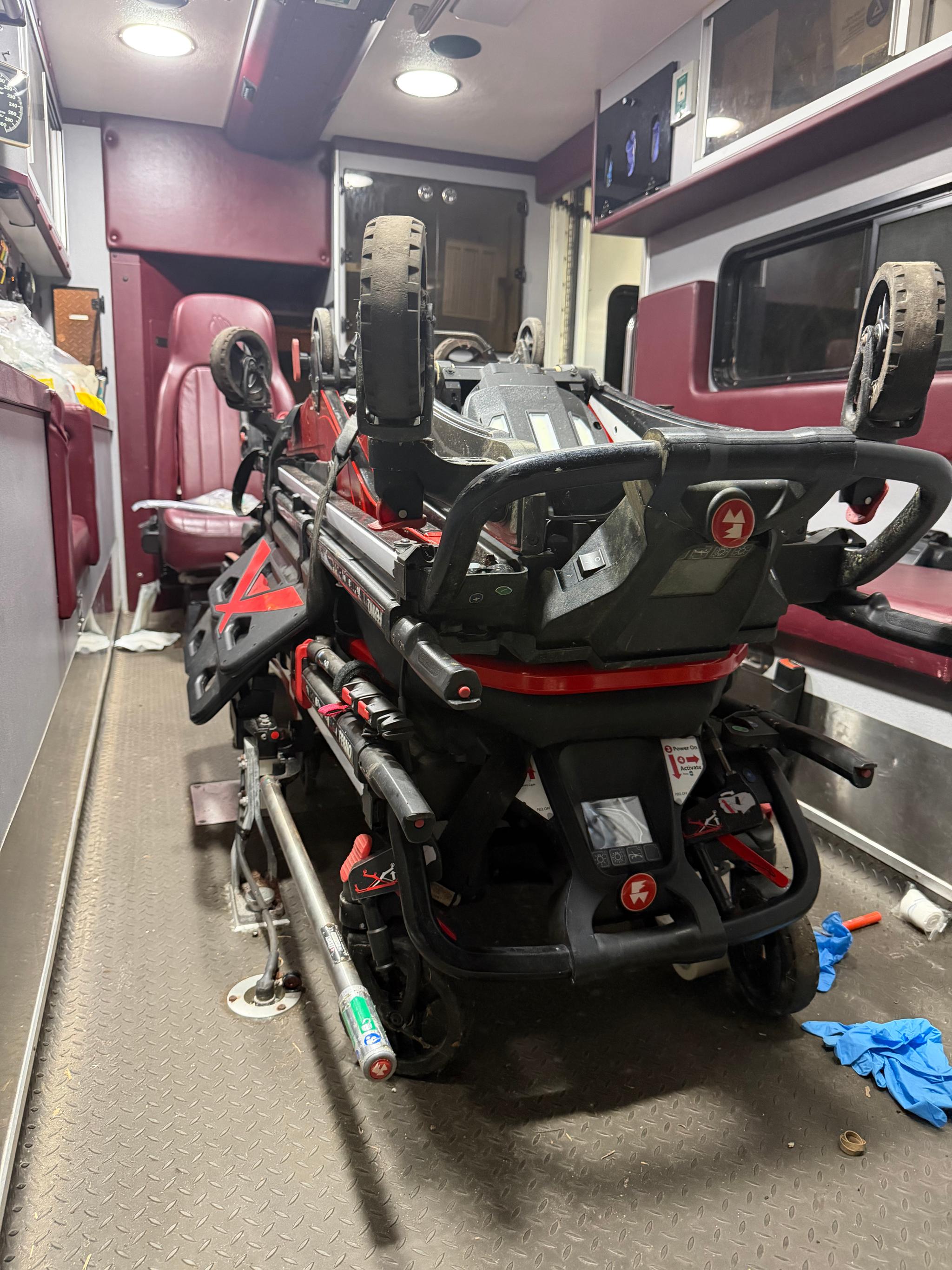 2016 PL-Custom Ford Type III Ambulance - image 4