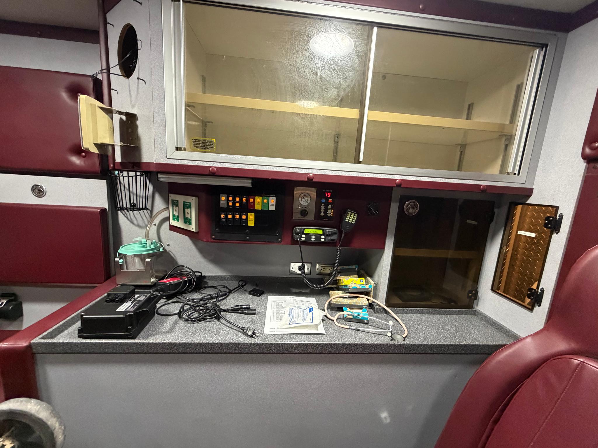 2016 PL-Custom Ford Type III Ambulance - image 5