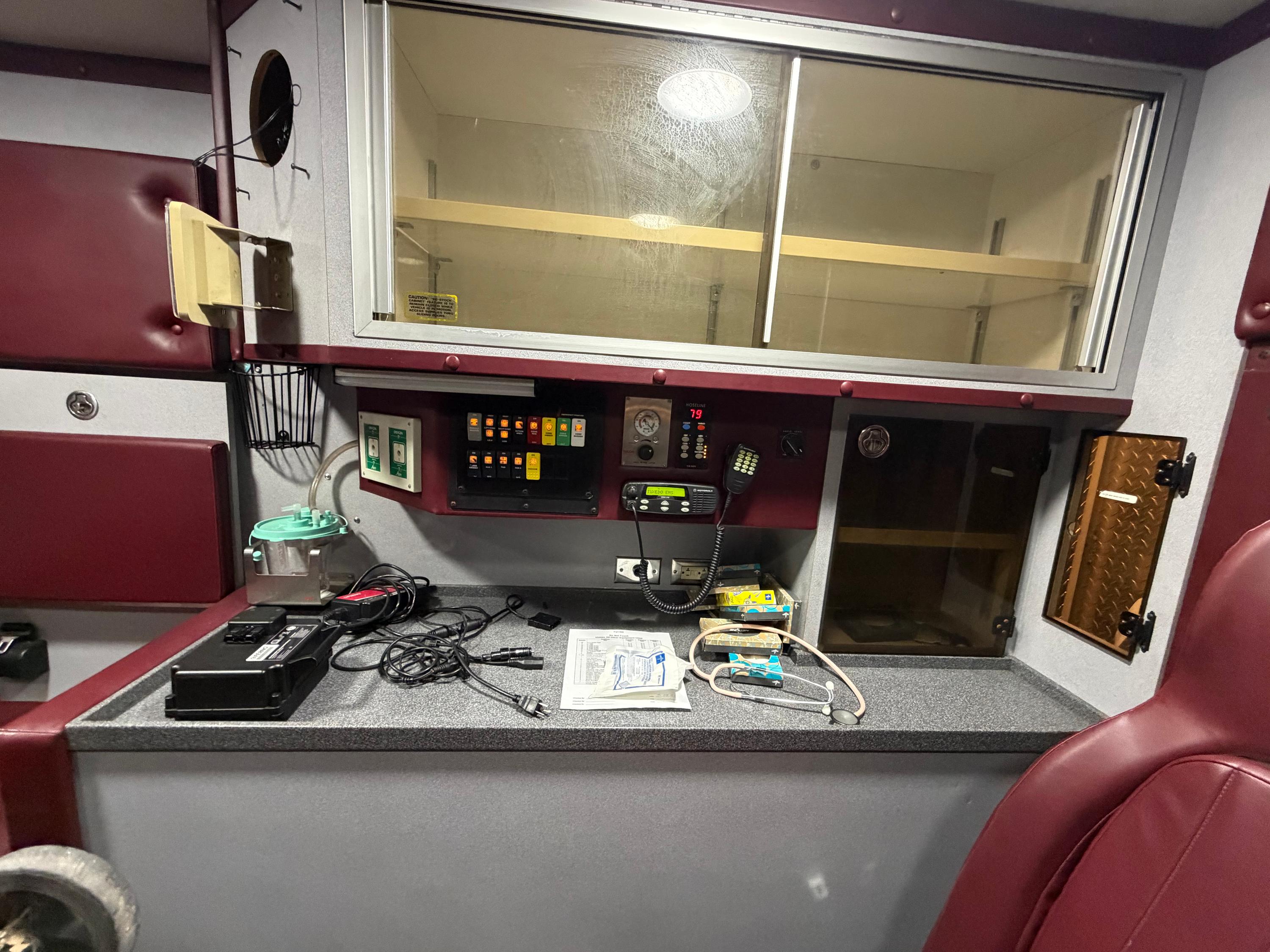 2016 PL-Custom Ford Type III Ambulance - image 5