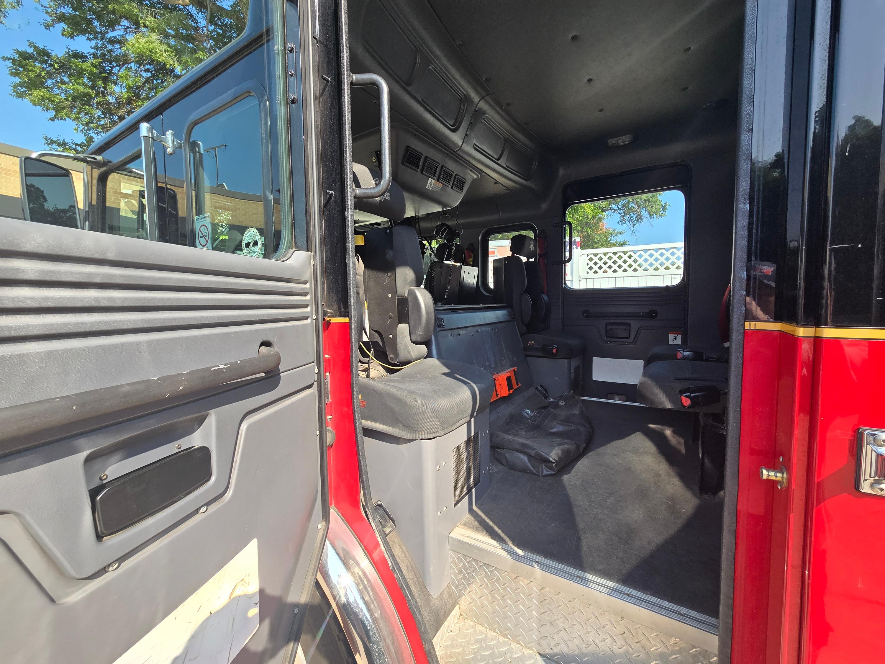 2007 American LaFrance Metropolitan Pumper - image 10