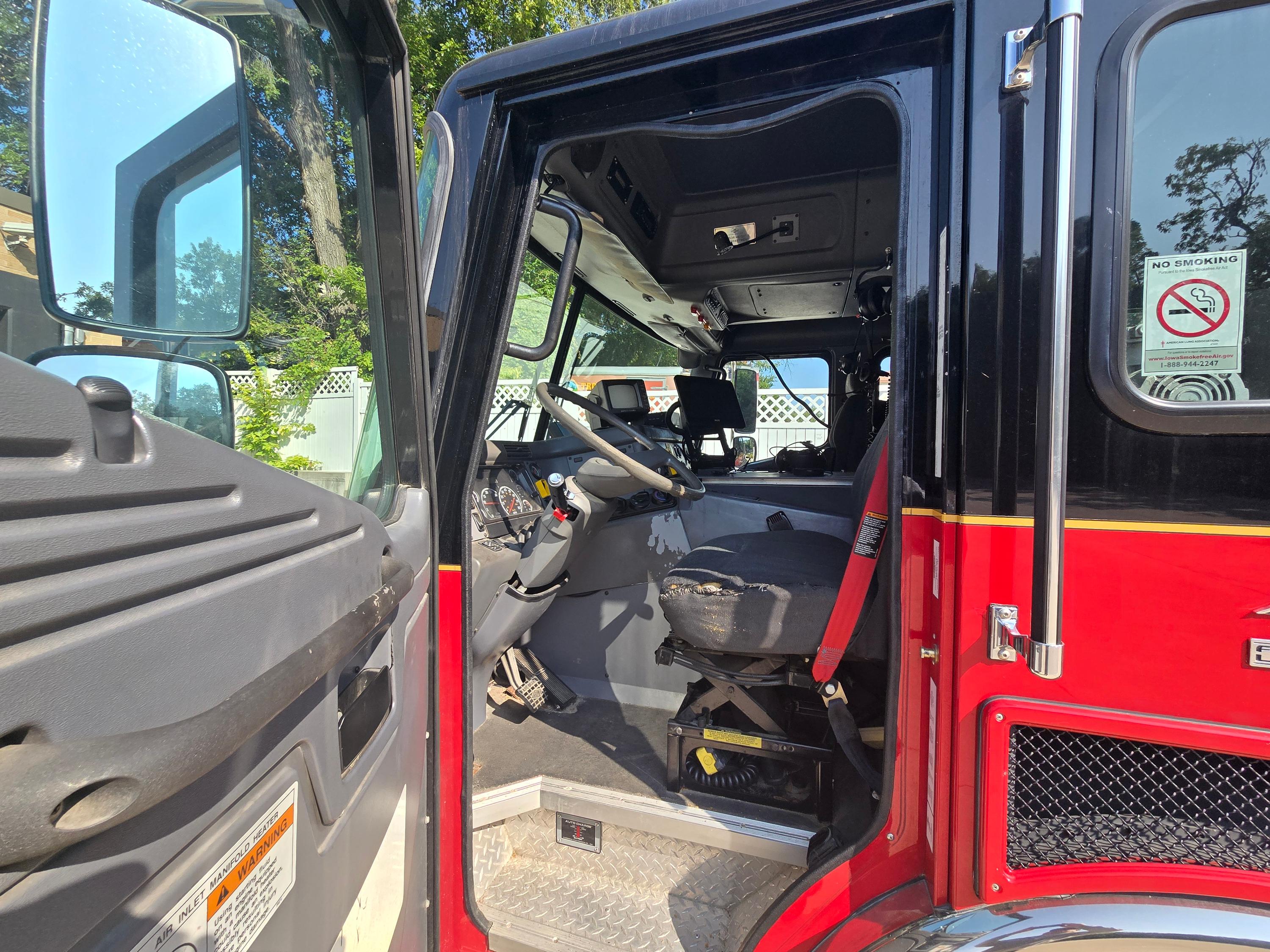 2007 American LaFrance Metropolitan Pumper - image 9