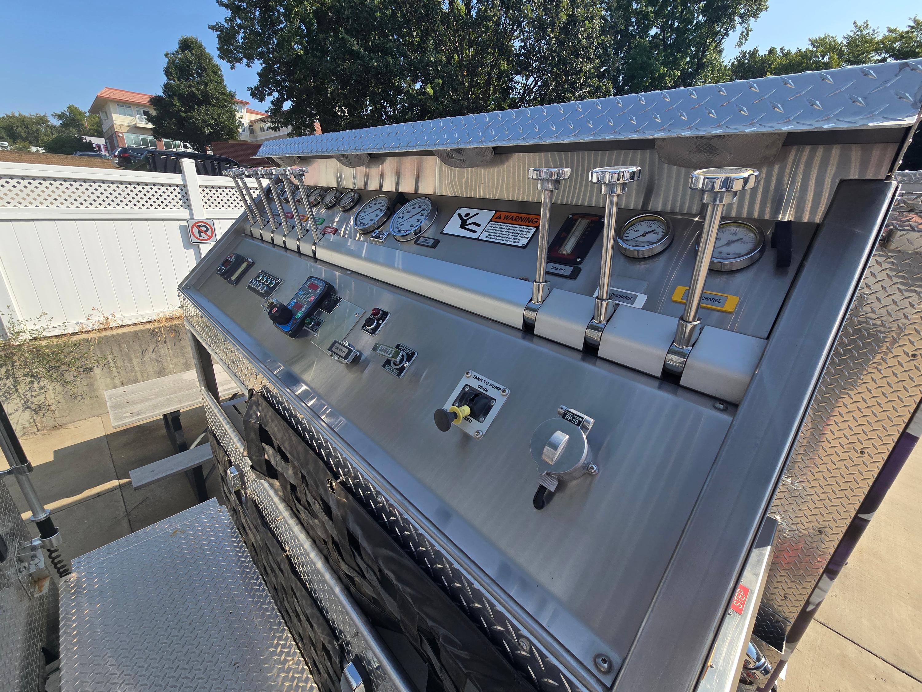 2007 American LaFrance Metropolitan Pumper - image 21