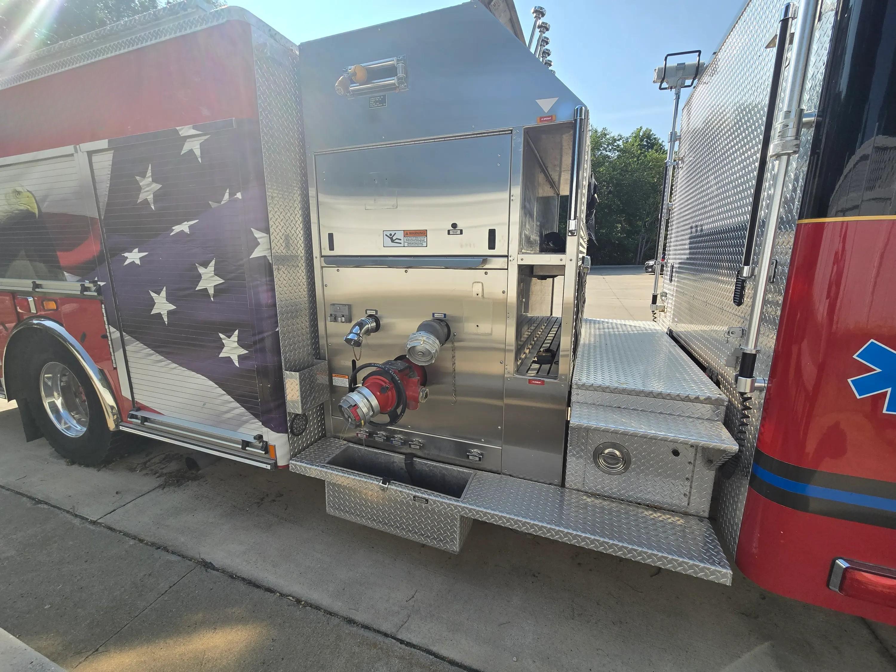 2007 American LaFrance Metropolitan Pumper - image 27