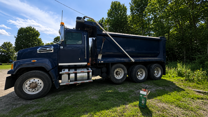 2019 Western Star 4700SB Dump Truck — photo 2