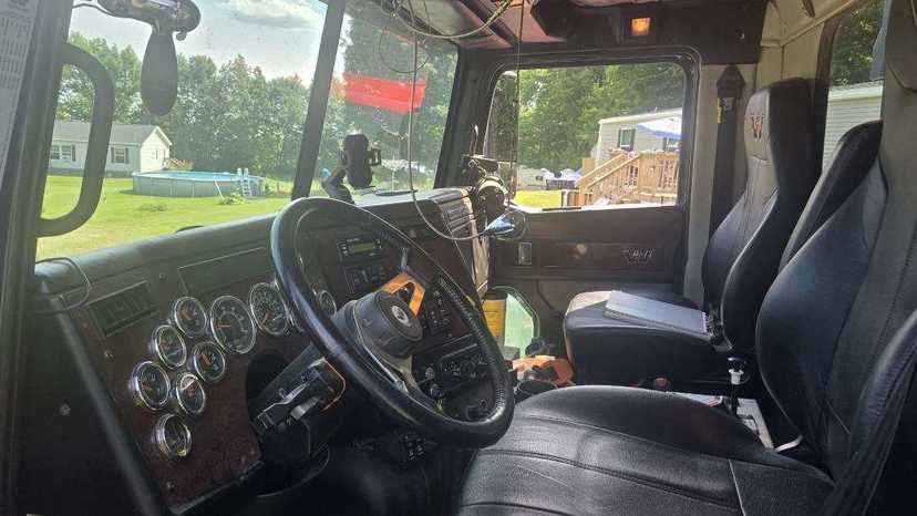 2019 Western Star 4700SB Dump Truck — photo 6