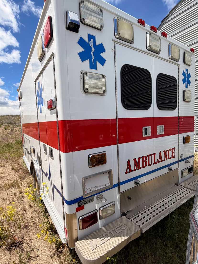 2006 MedTec Ford Type III Ambulance — photo 4