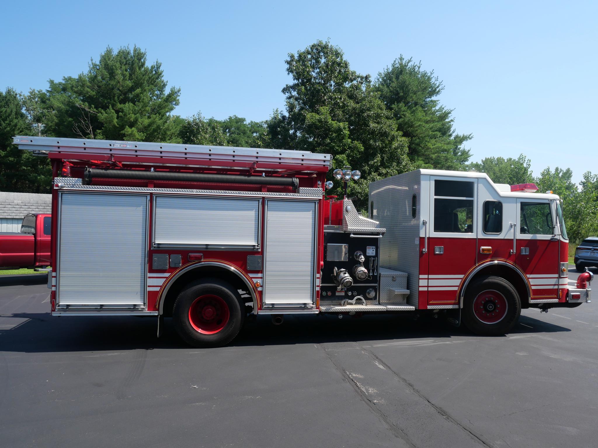 2001 Pierce Saber Pumper - image 4