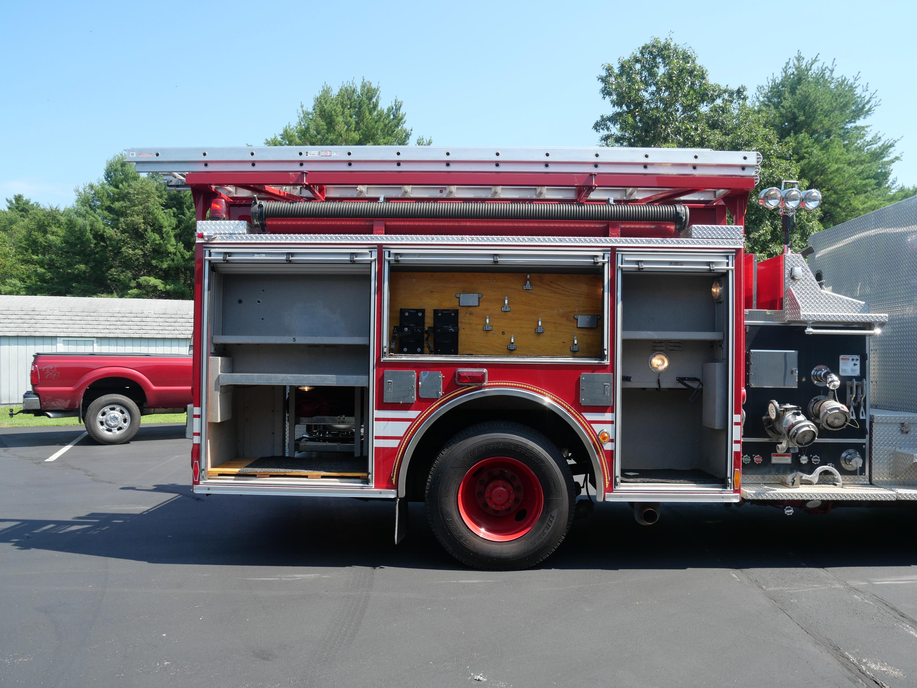 2001 Pierce Saber Pumper - image 10