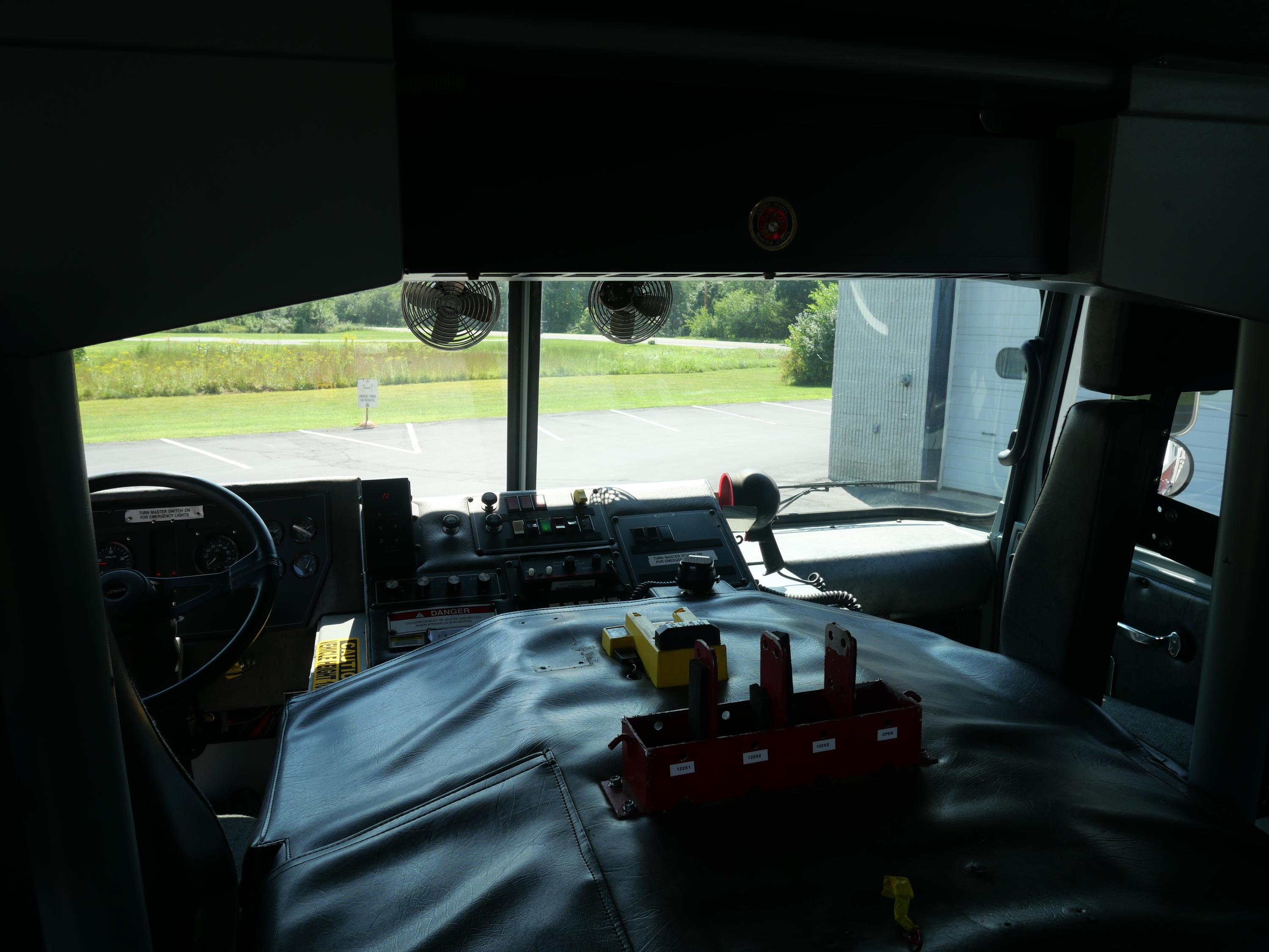 2001 Pierce Saber Pumper - image 25