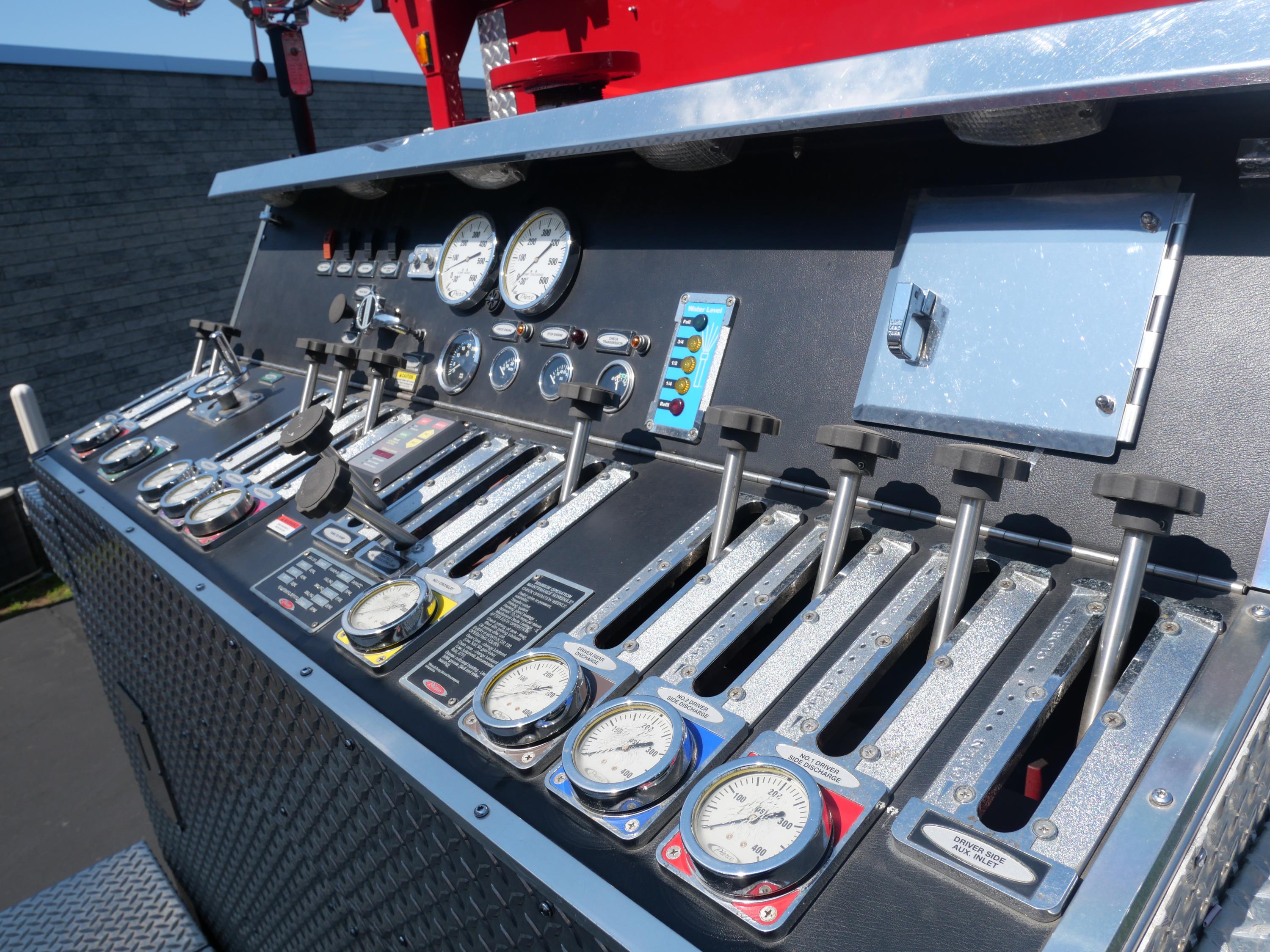 2001 Pierce Saber Pumper - image 14