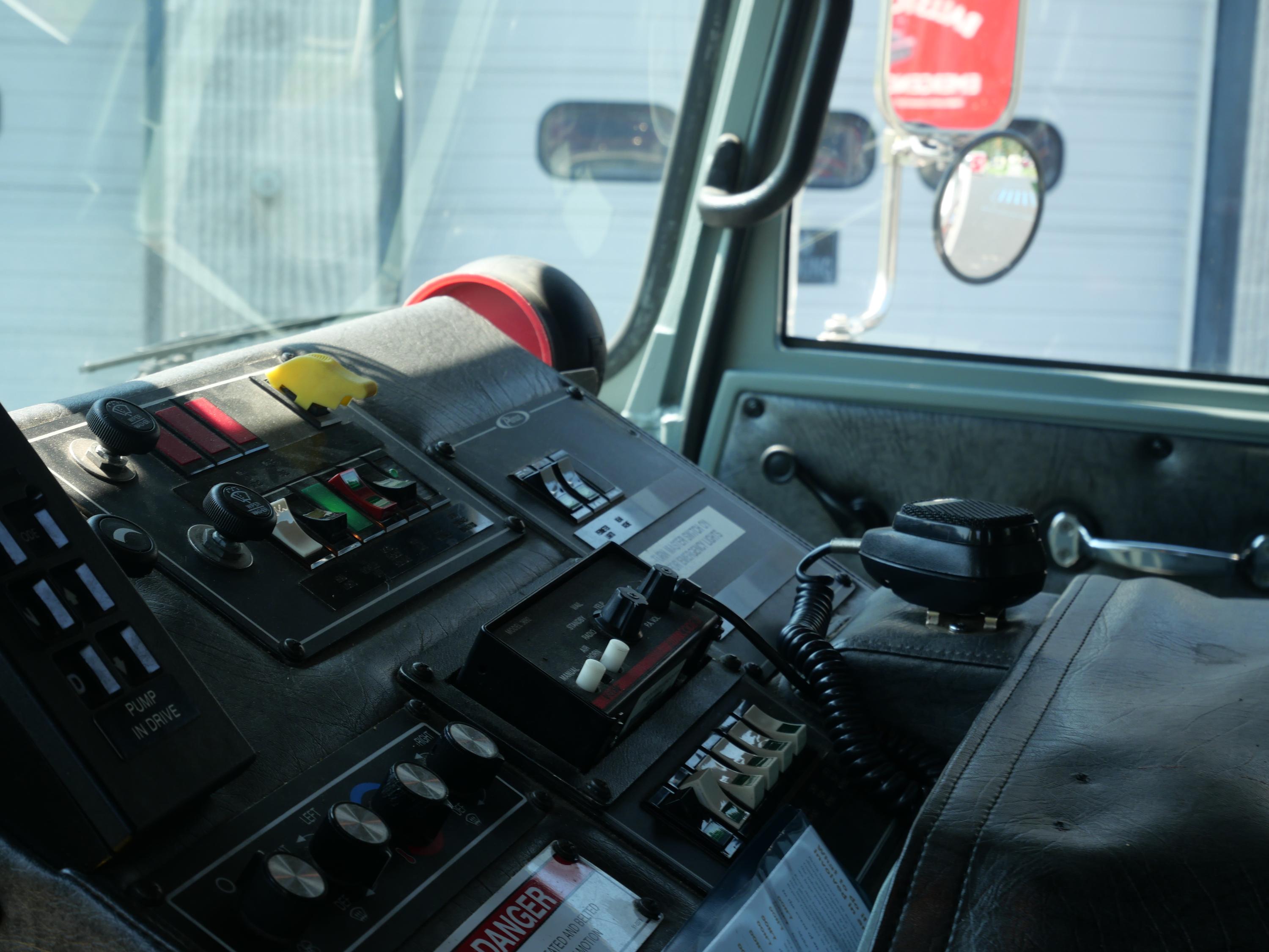 2001 Pierce Saber Pumper - image 23