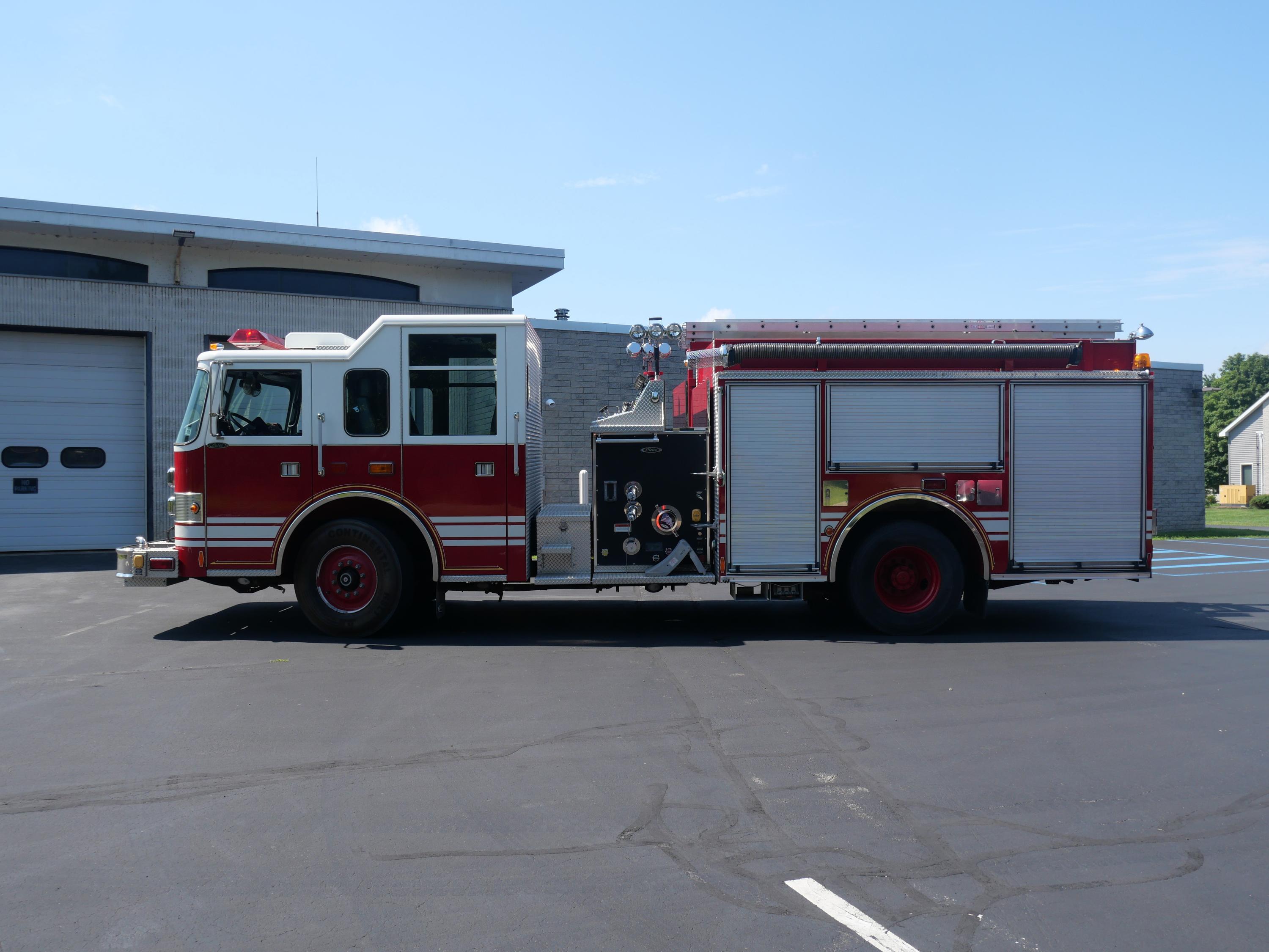 2001 Pierce Saber Pumper - image 7