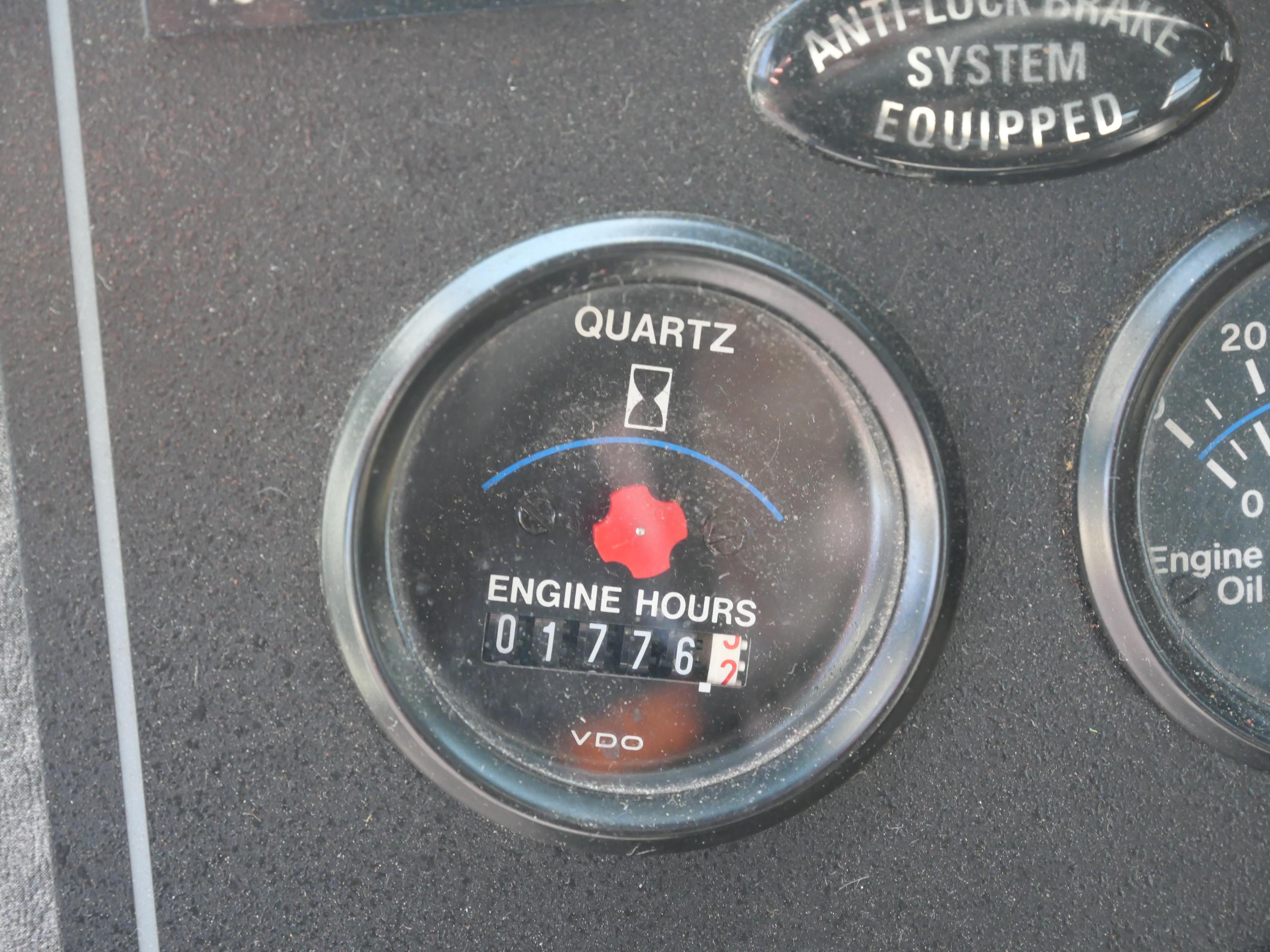 2001 Pierce Saber Pumper - image 22