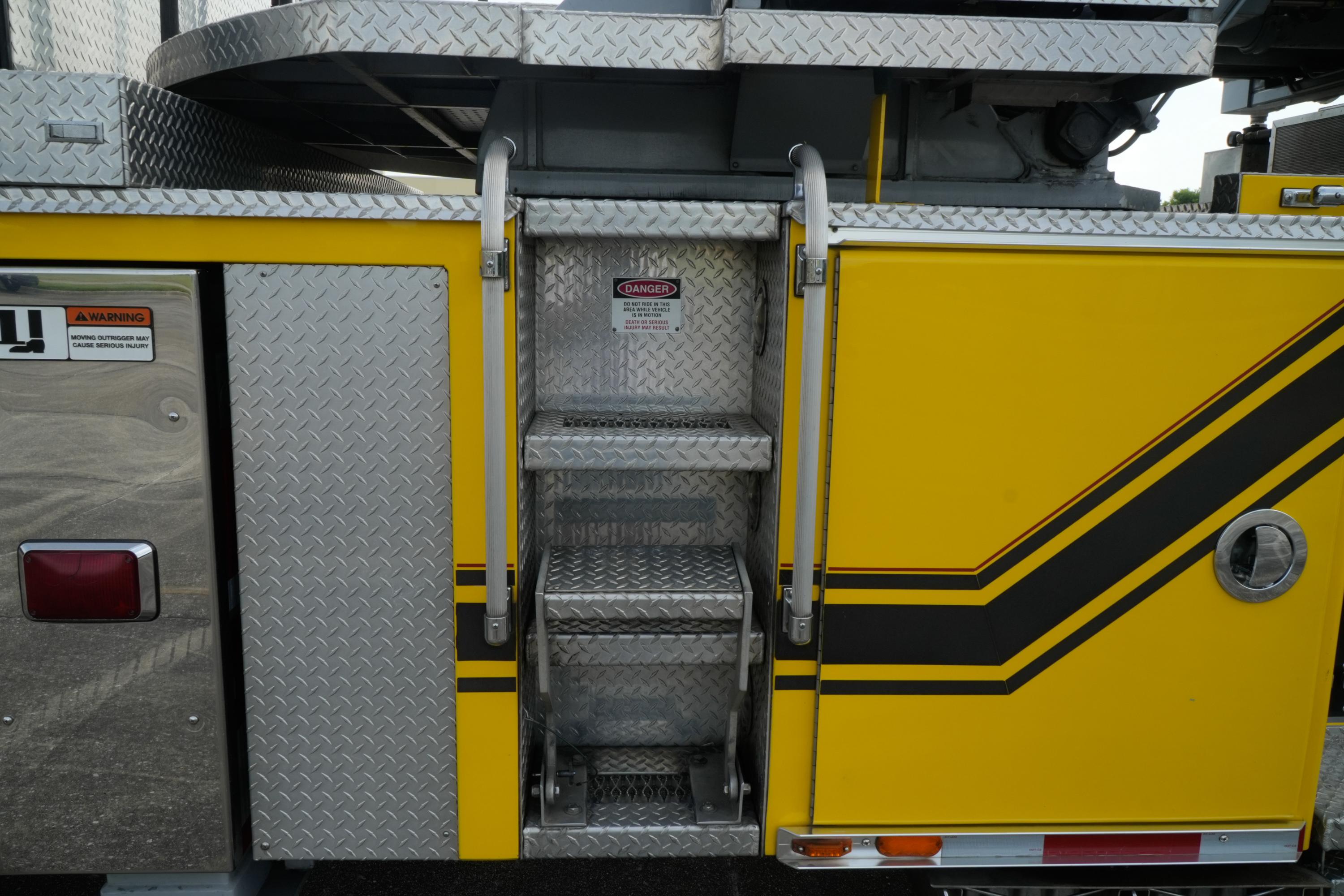 2005 Ferrara 100' Quint - image 28