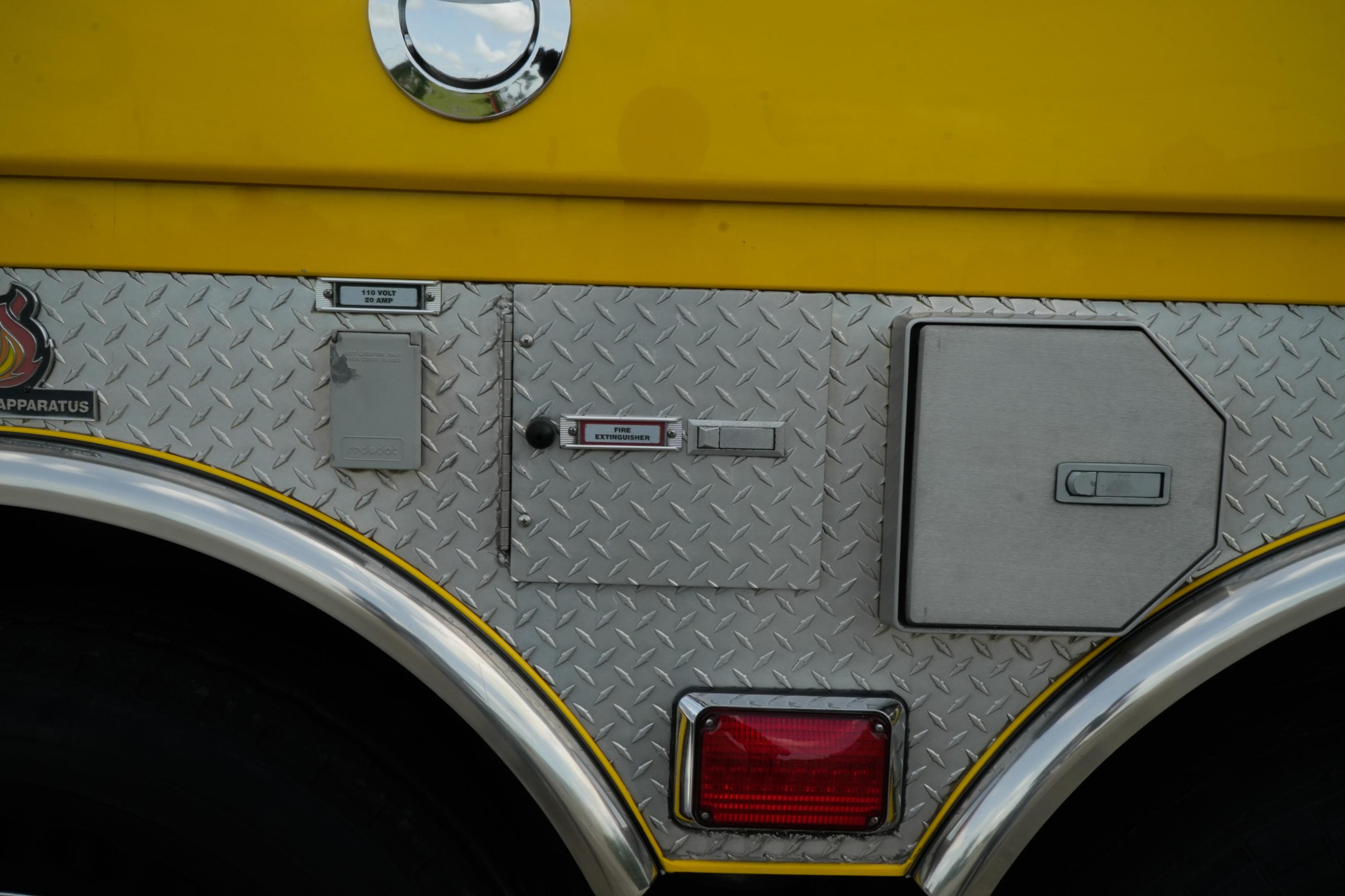 2005 Ferrara 100' Quint - image 22