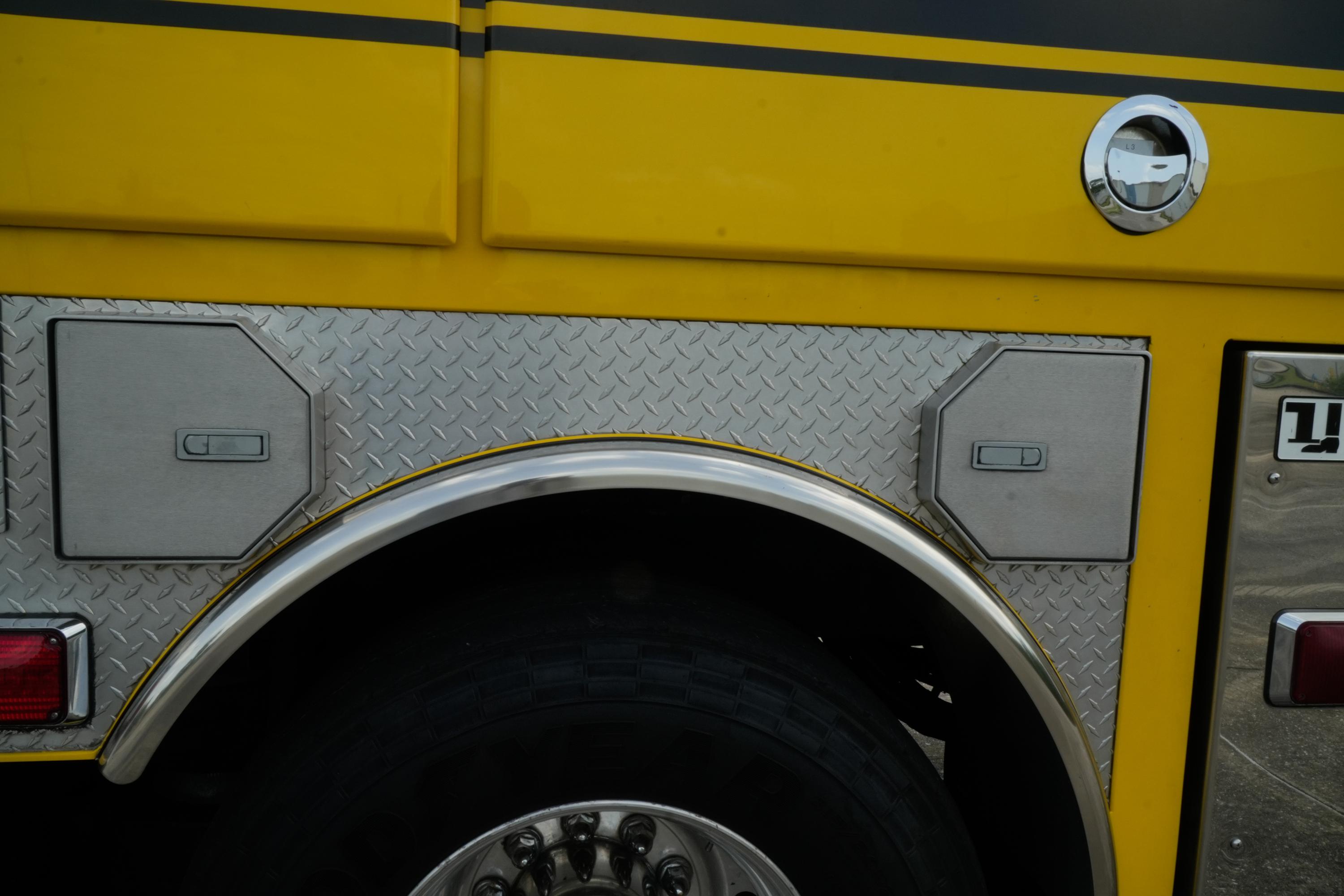 2005 Ferrara 100' Quint - image 23