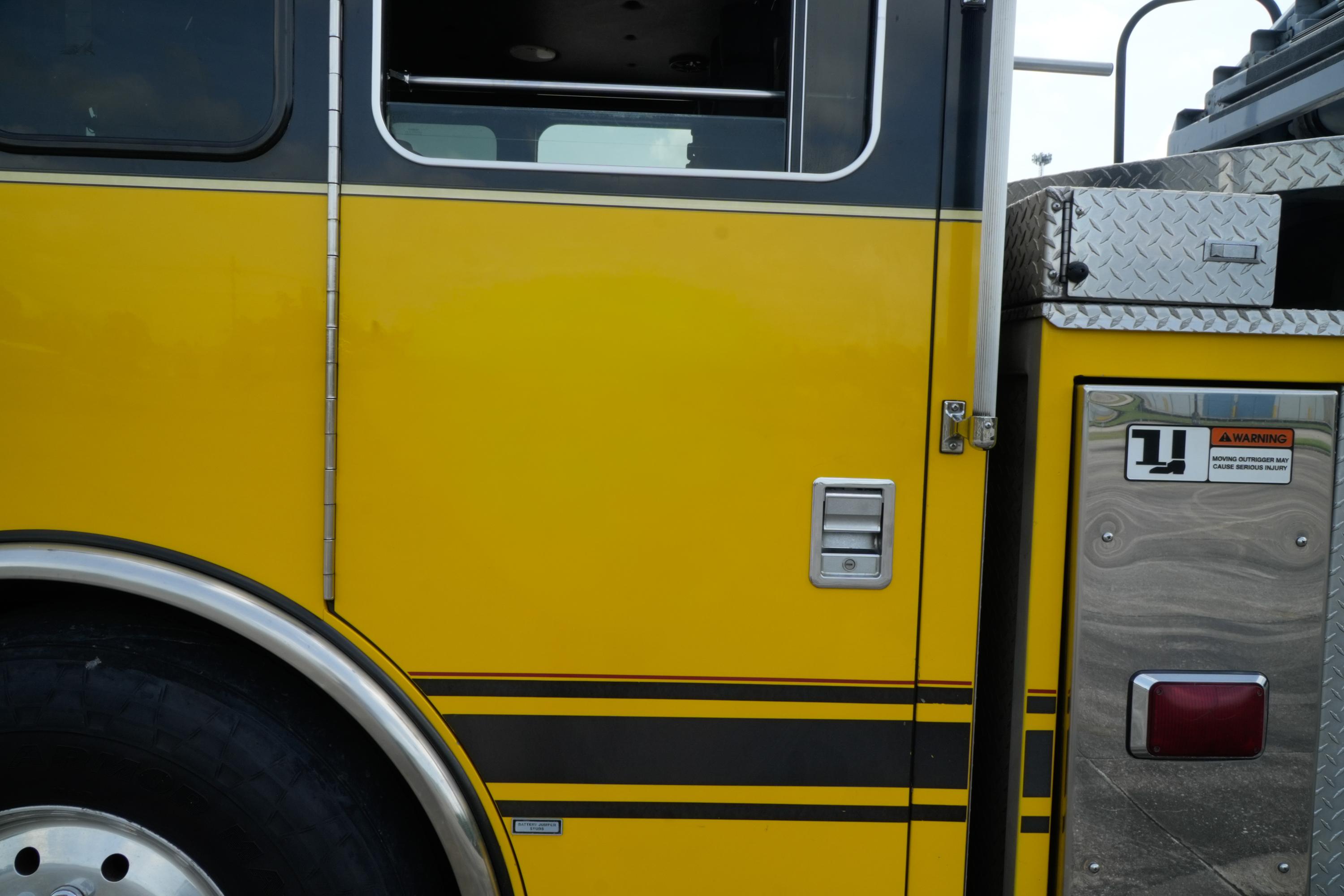2005 Ferrara 100' Quint - image 32