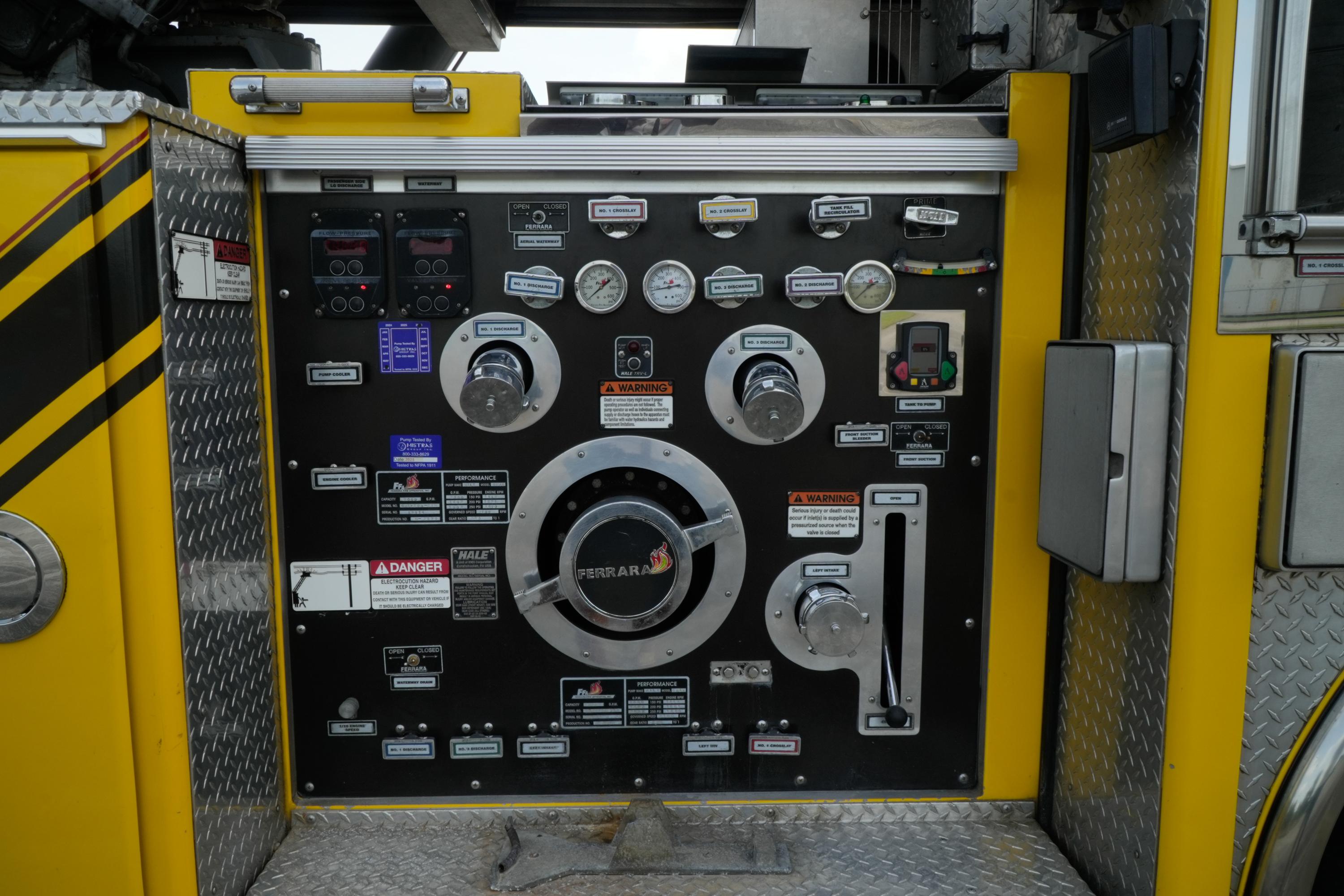 2005 Ferrara 100' Quint - image 27