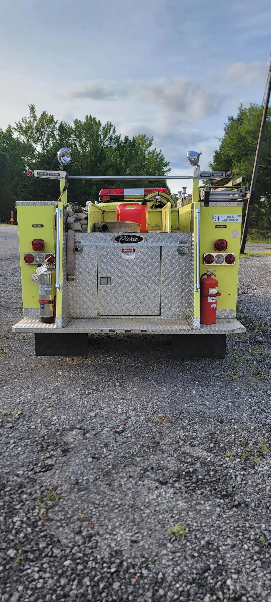 1976 E-One Dodge 4x4 Mini Pumper - image 9