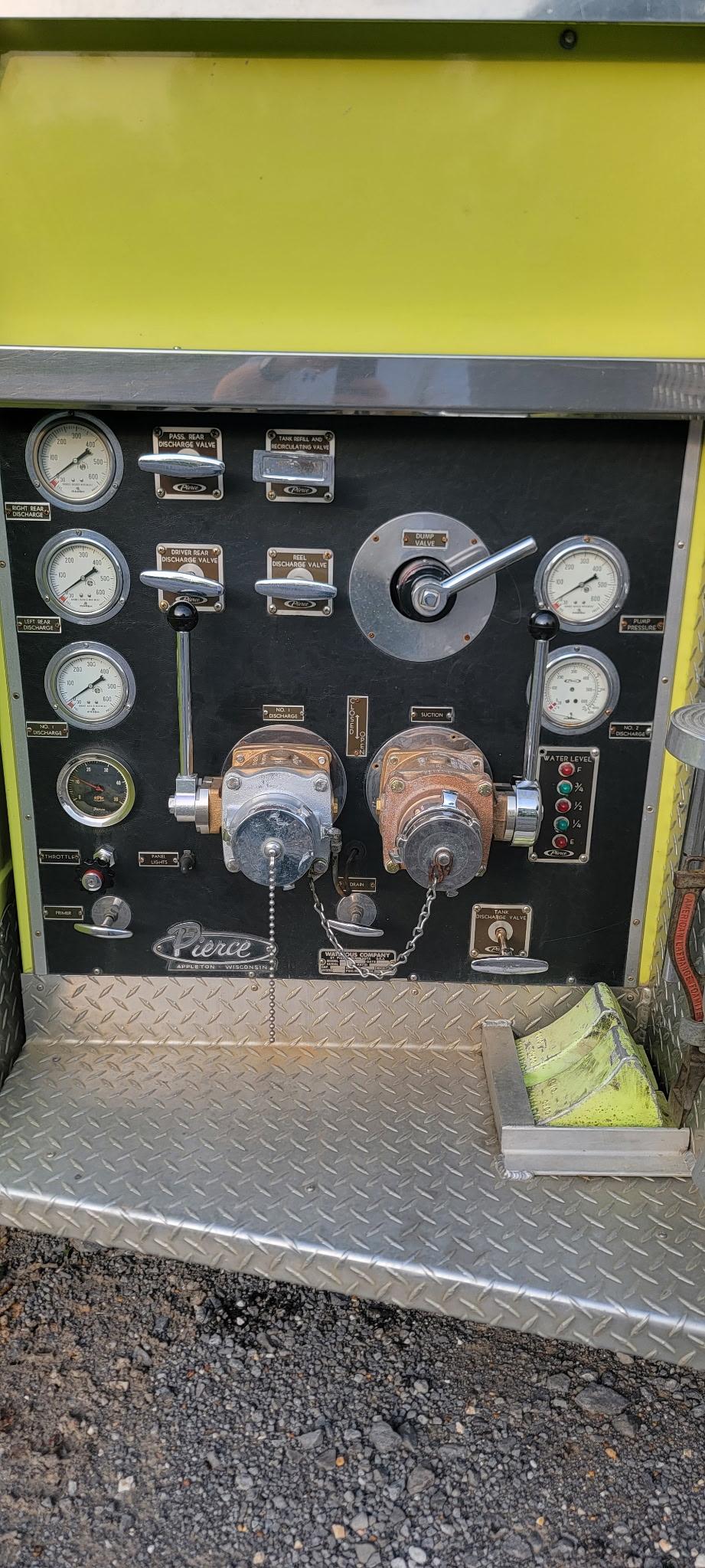1976 E-One Dodge 4x4 Mini Pumper - image 6