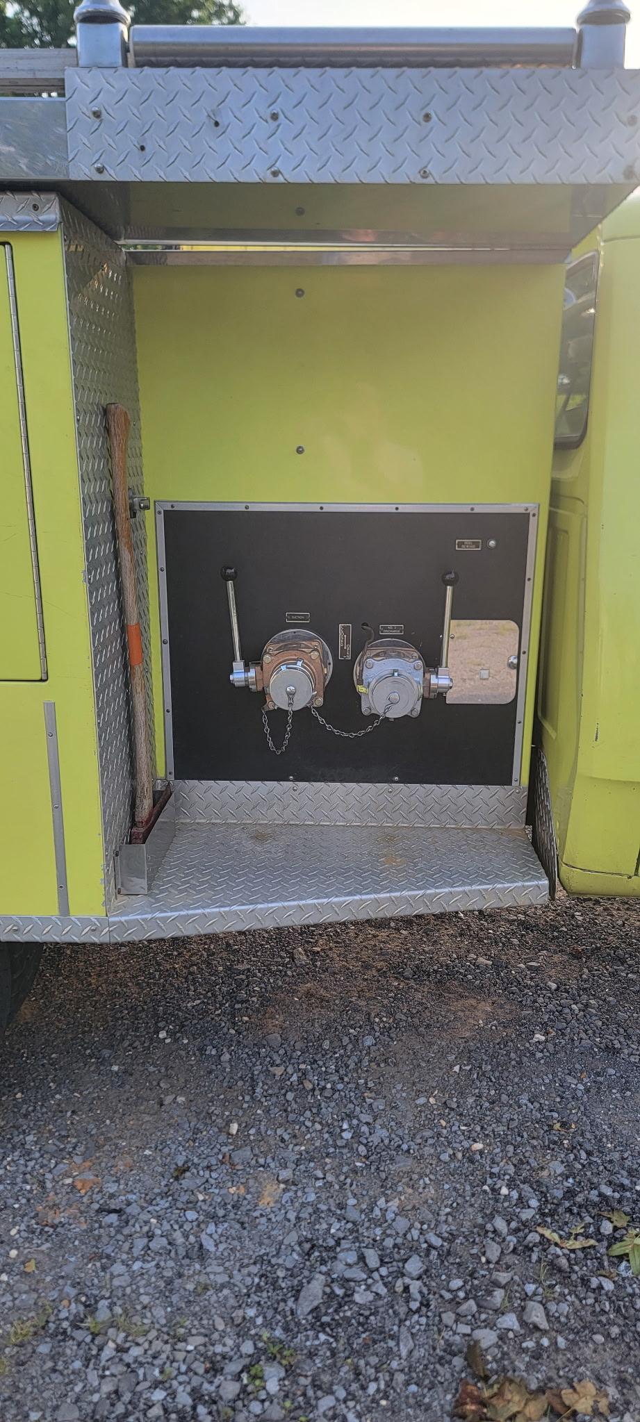 1976 E-One Dodge 4x4 Mini Pumper - image 12