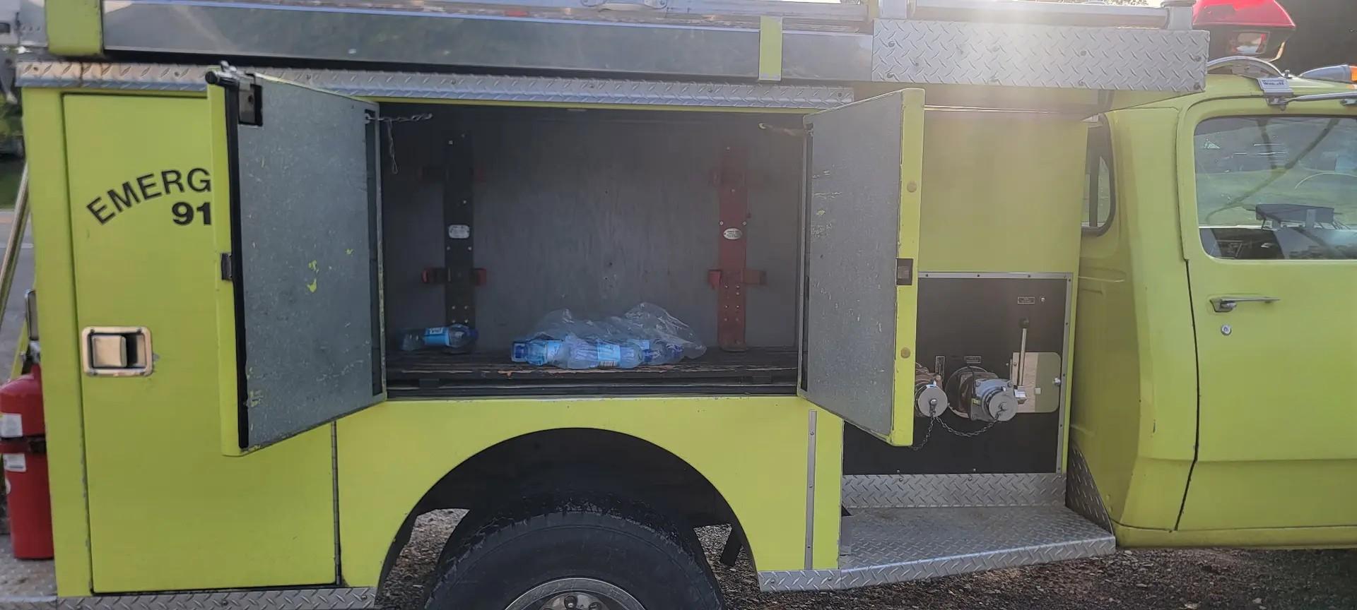 1976 E-One Dodge 4x4 Mini Pumper - image 11