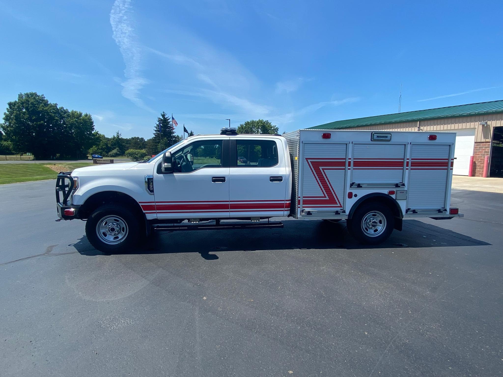 2020 Ford F-350 4x4 Light Rescue - image 2