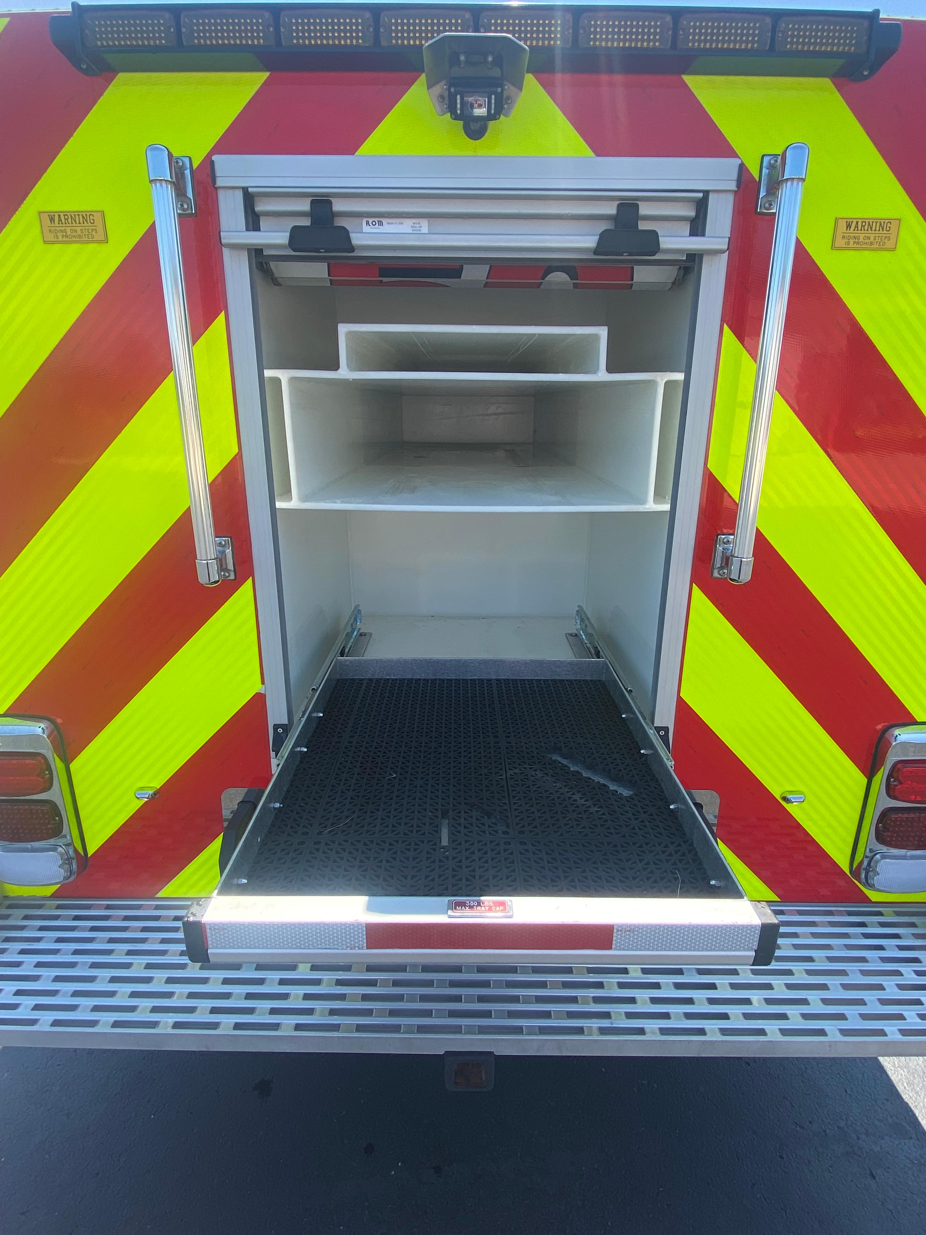 2020 Ford F-350 4x4 Light Rescue - image 9
