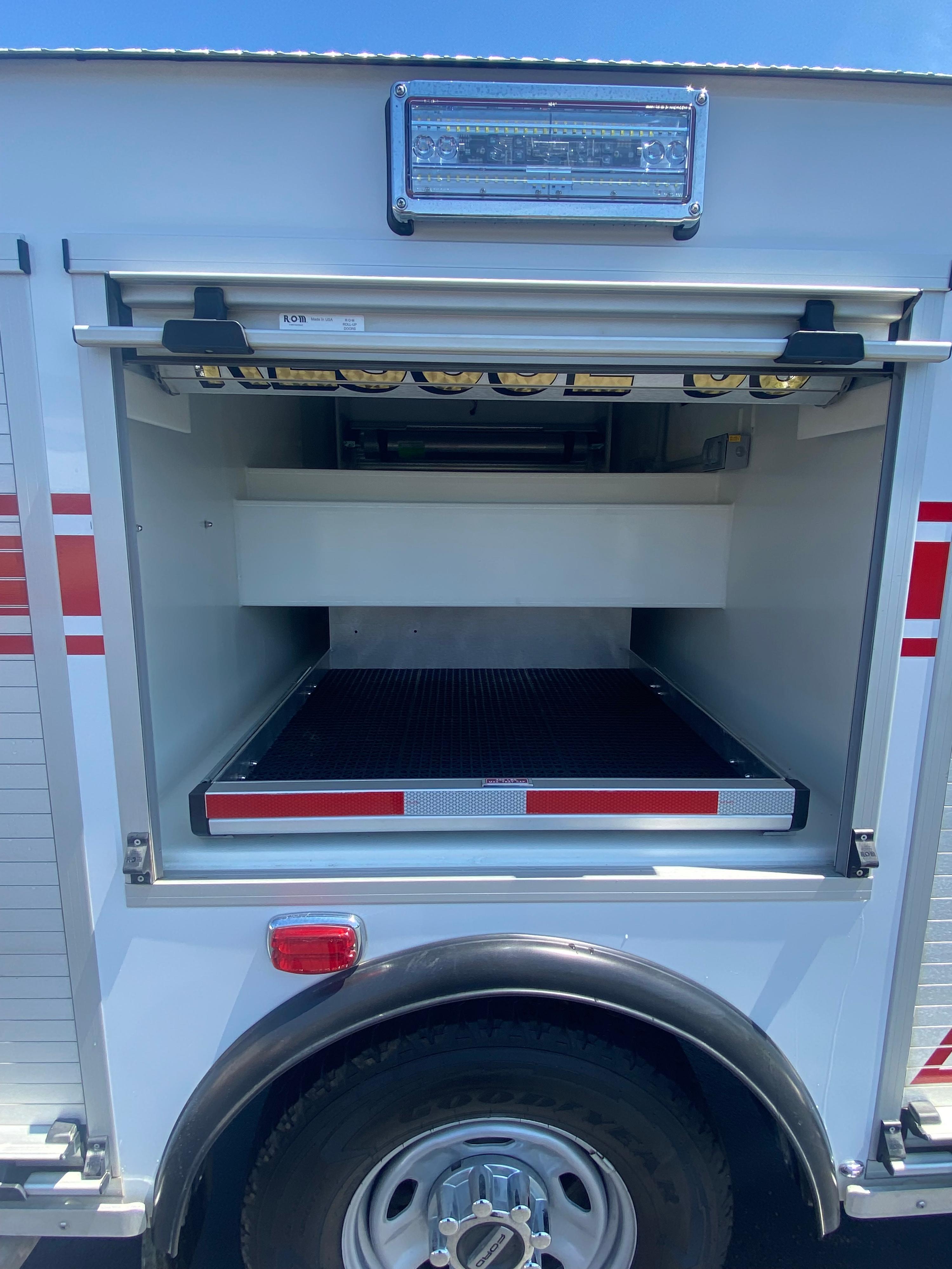 2020 Ford F-350 4x4 Light Rescue - image 10