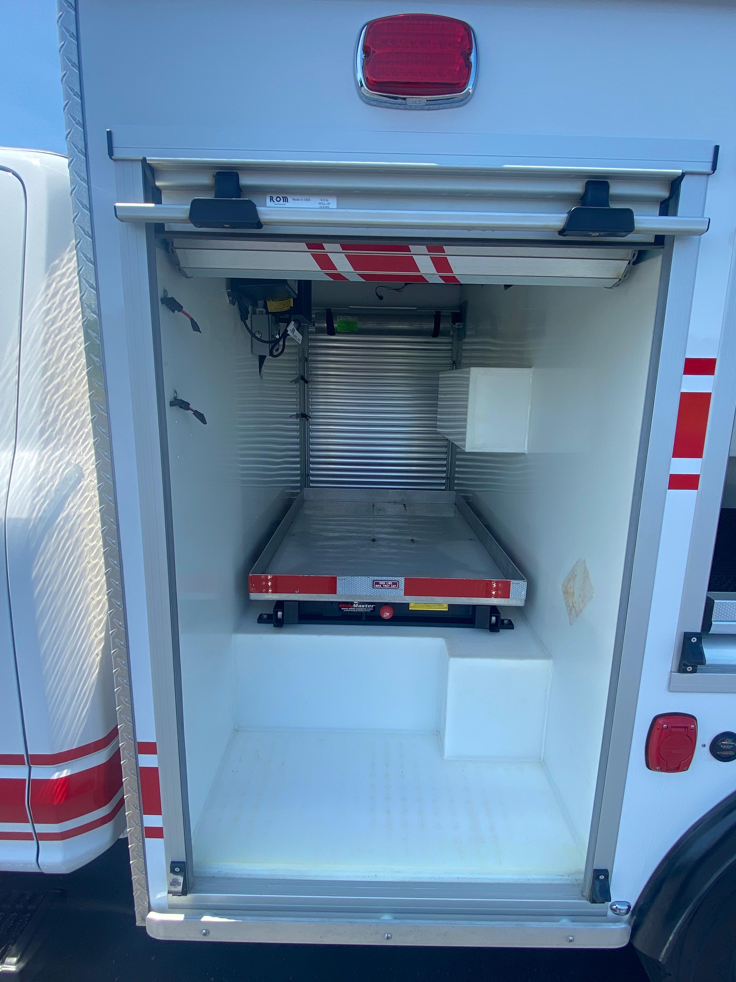 2020 Ford F-350 4x4 Light Rescue - image 4