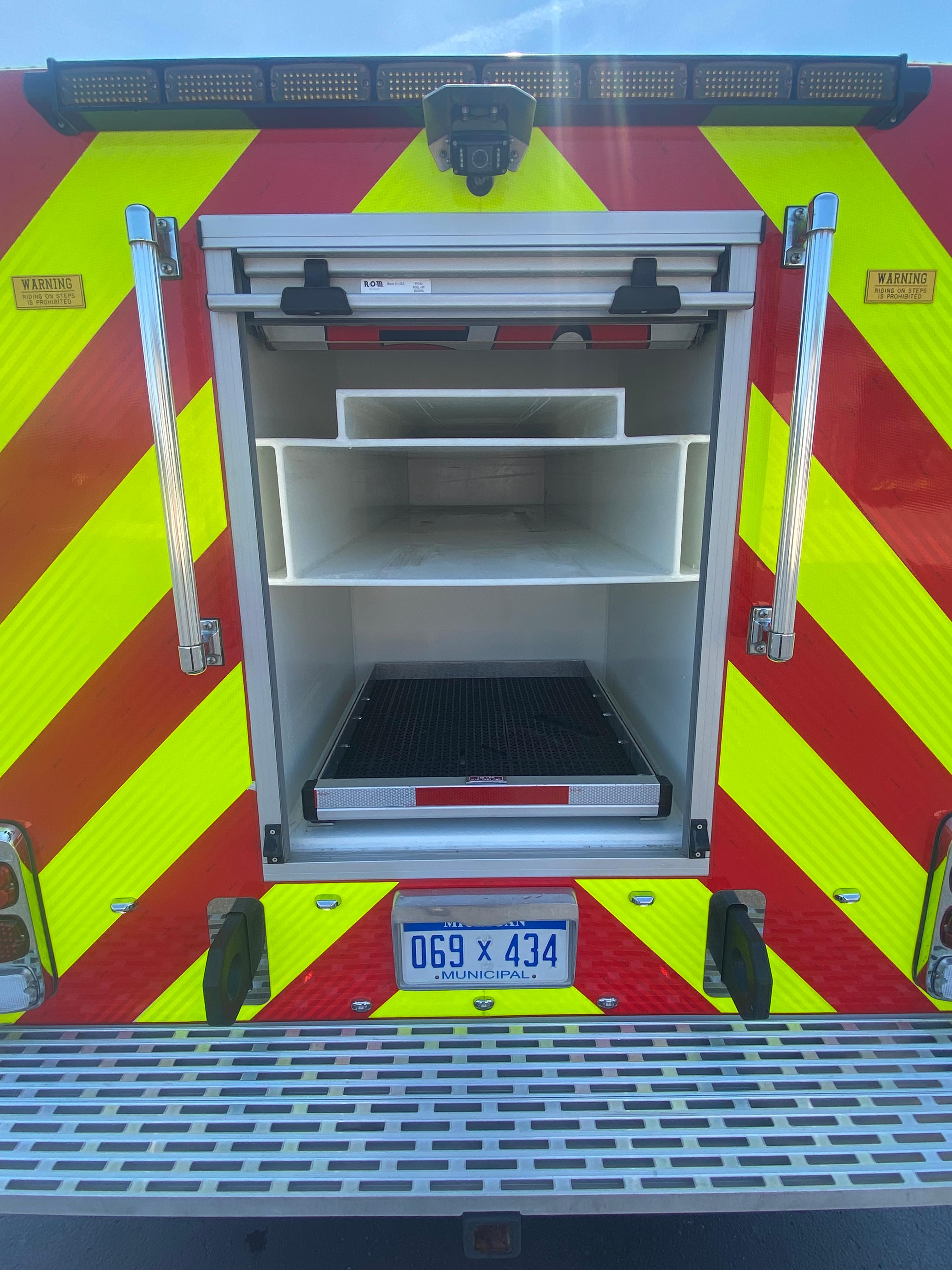 2020 Ford F-350 4x4 Light Rescue - image 8