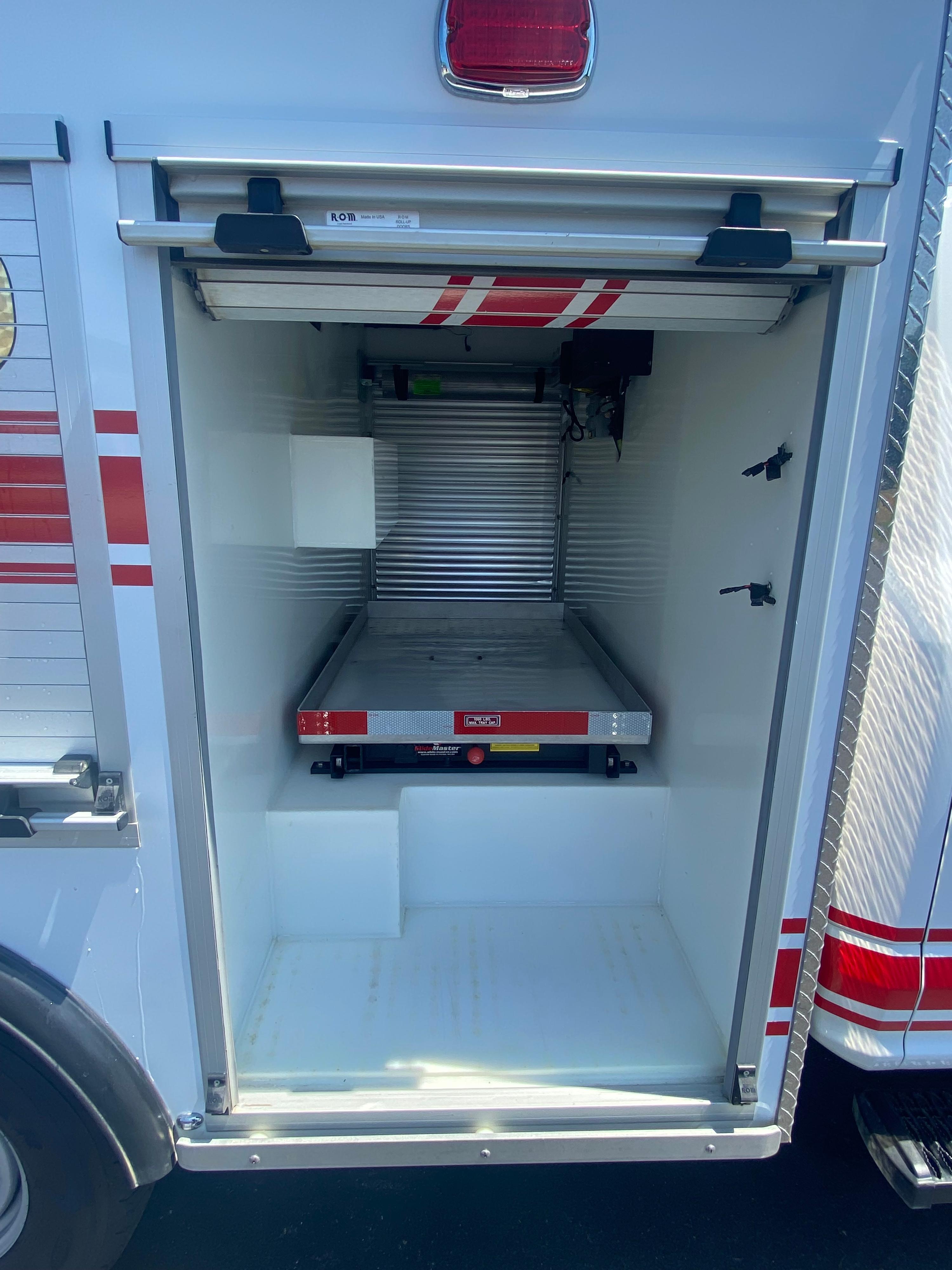 2020 Ford F-350 4x4 Light Rescue - image 11