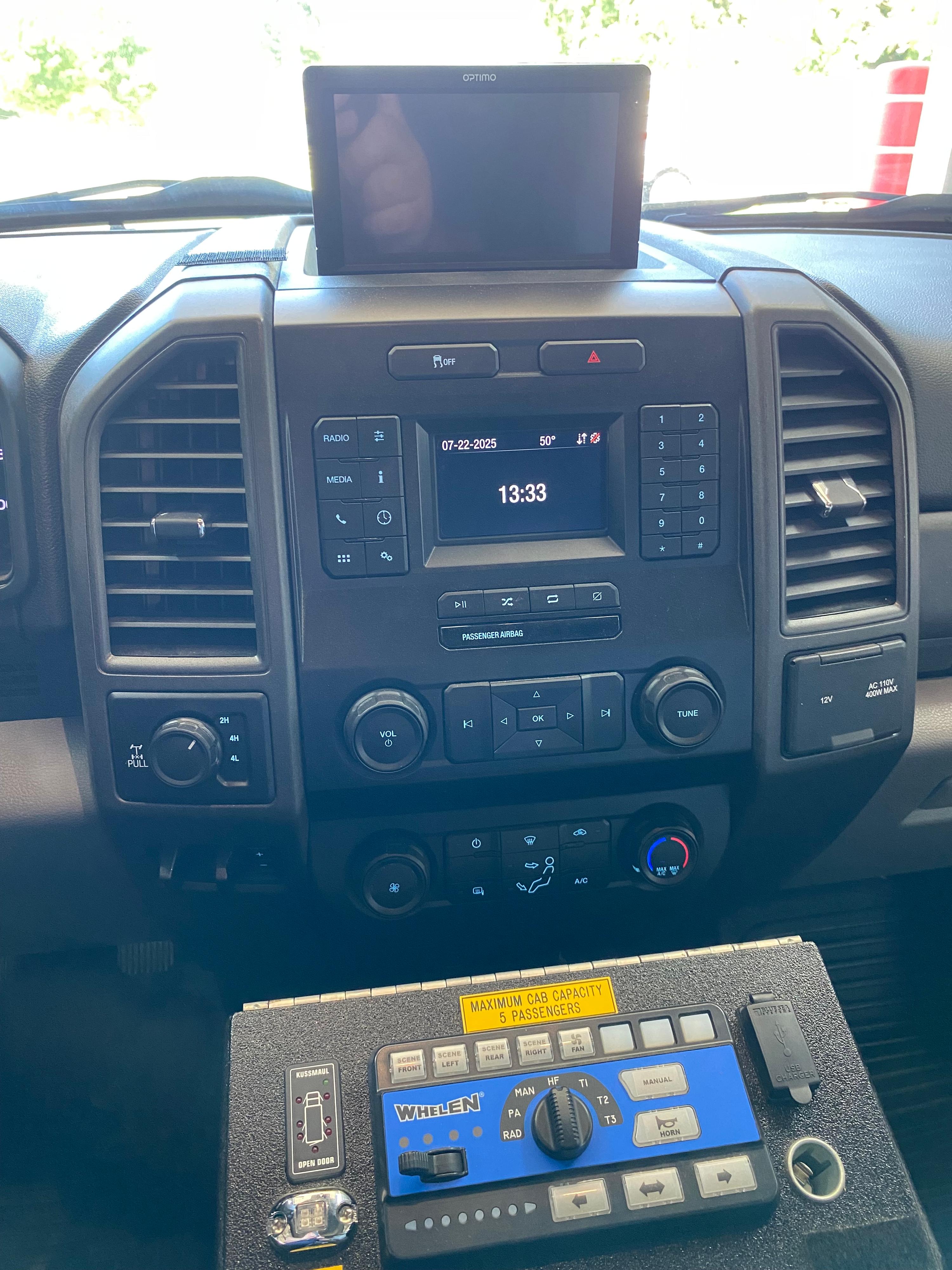 2020 Ford F-350 4x4 Light Rescue - image 17